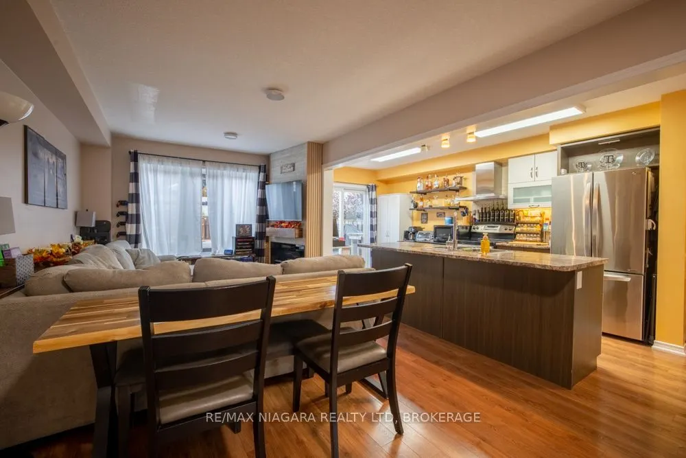 105 Bisset Avenue