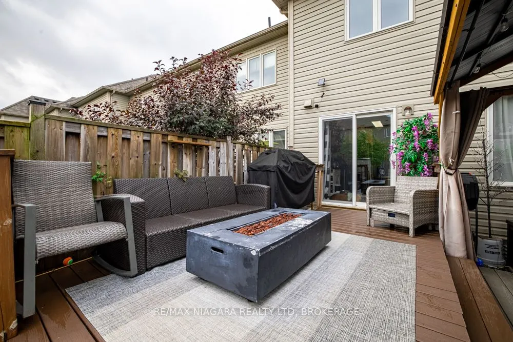 105 Bisset Avenue