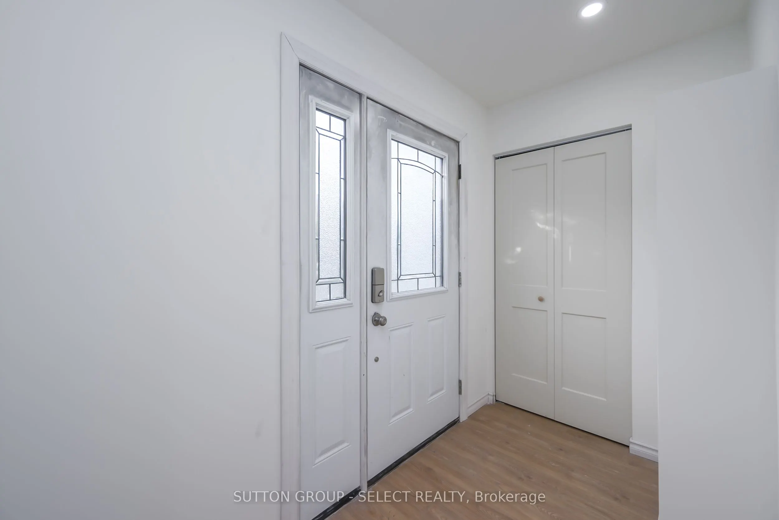4 ALDERSBROOK Crescent