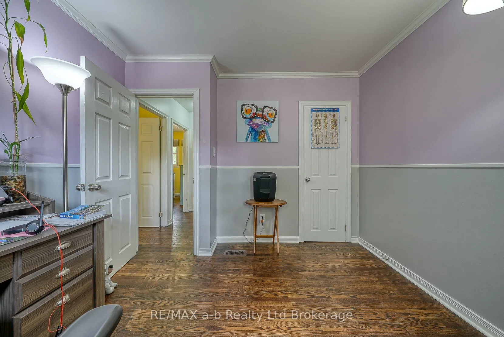 8 Dean Crescent