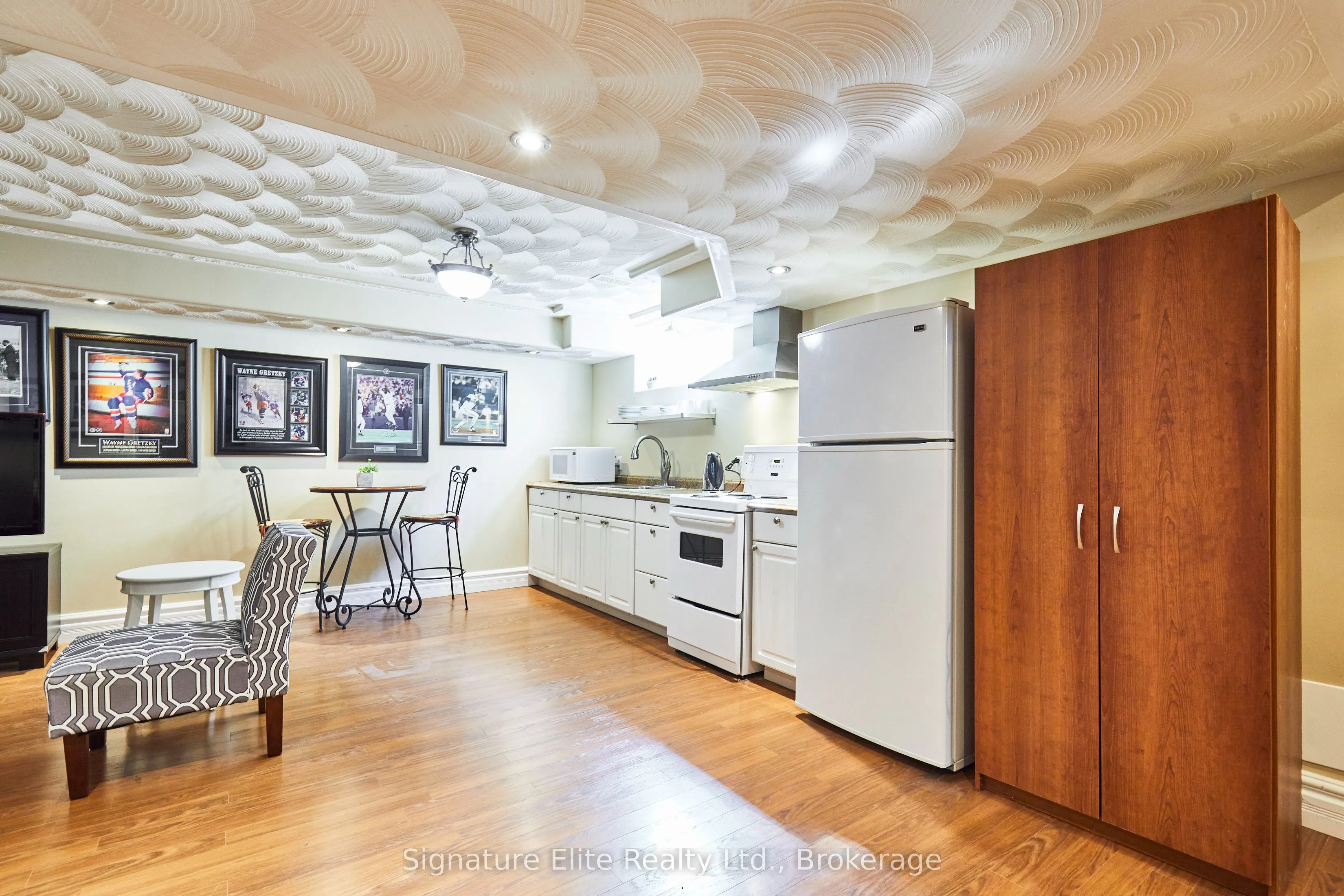 19 Lori Boulevard