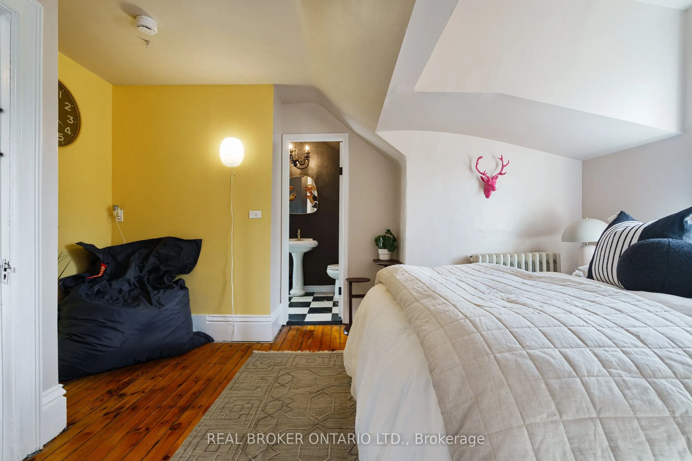 202 Prospect Street S