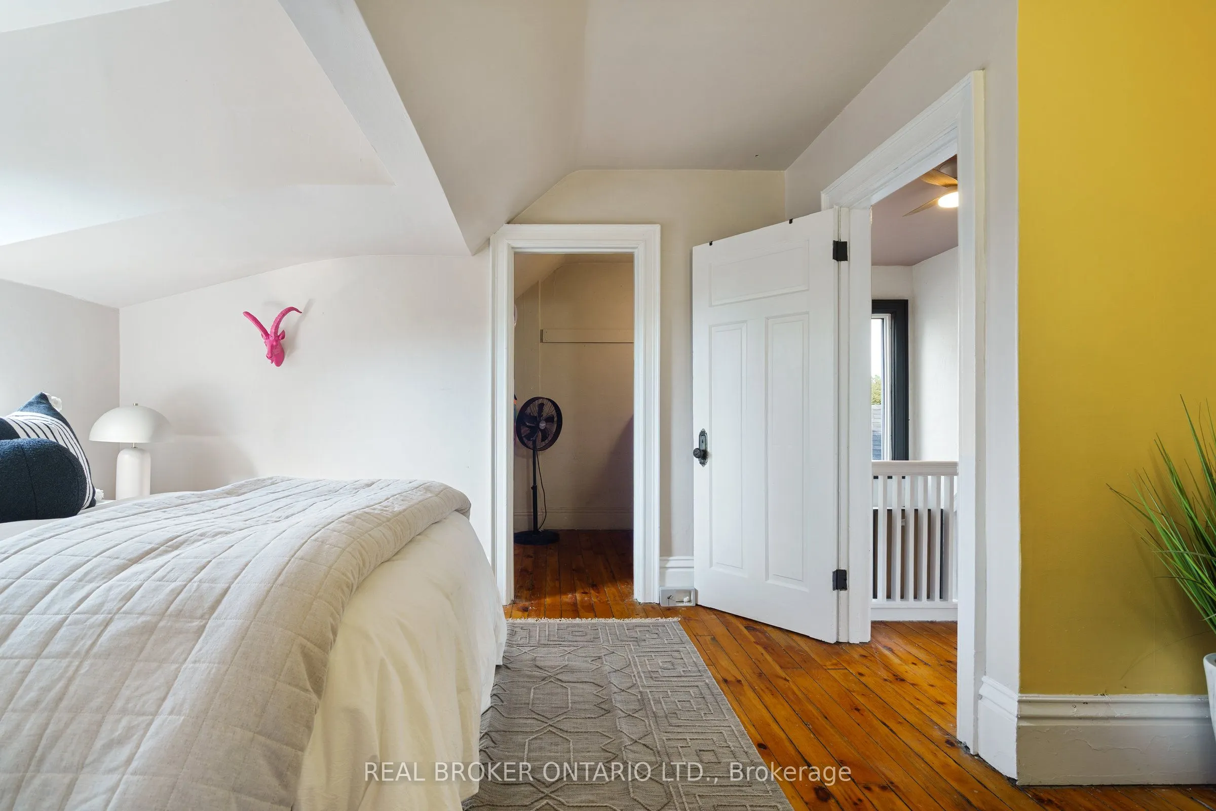 202 Prospect Street S