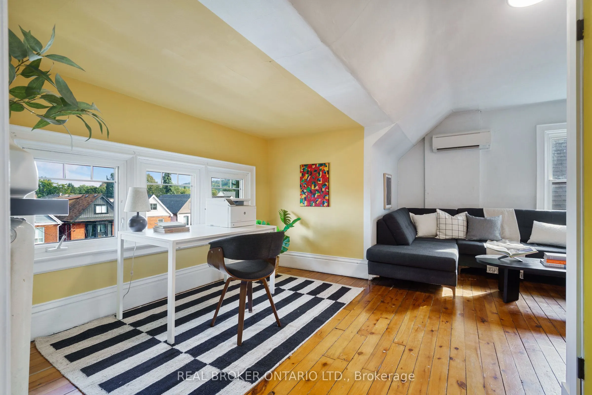 202 Prospect Street S