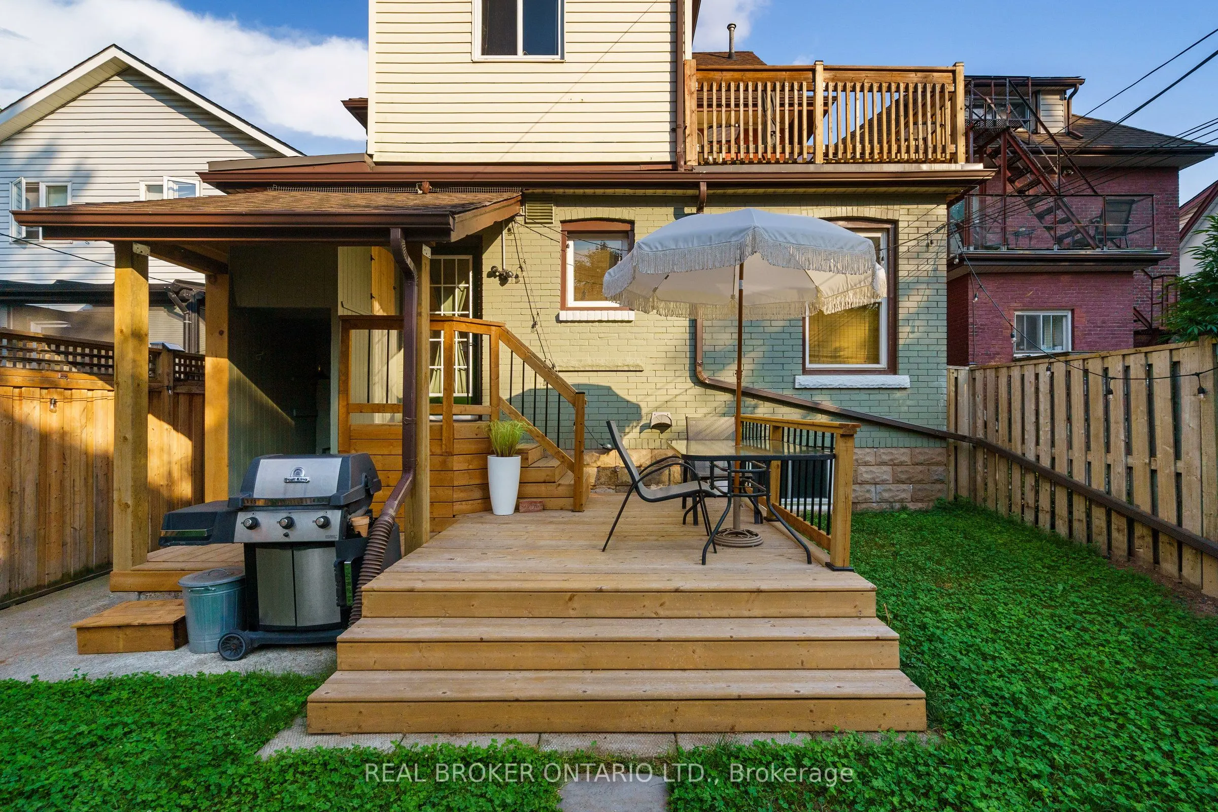 202 Prospect Street S