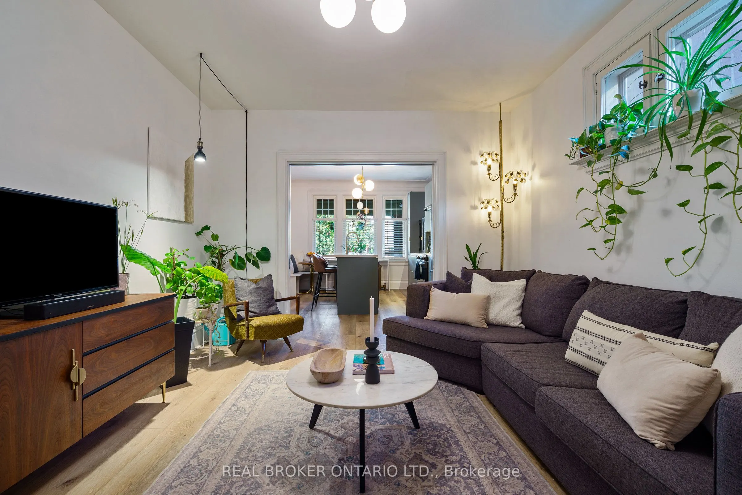202 Prospect Street S