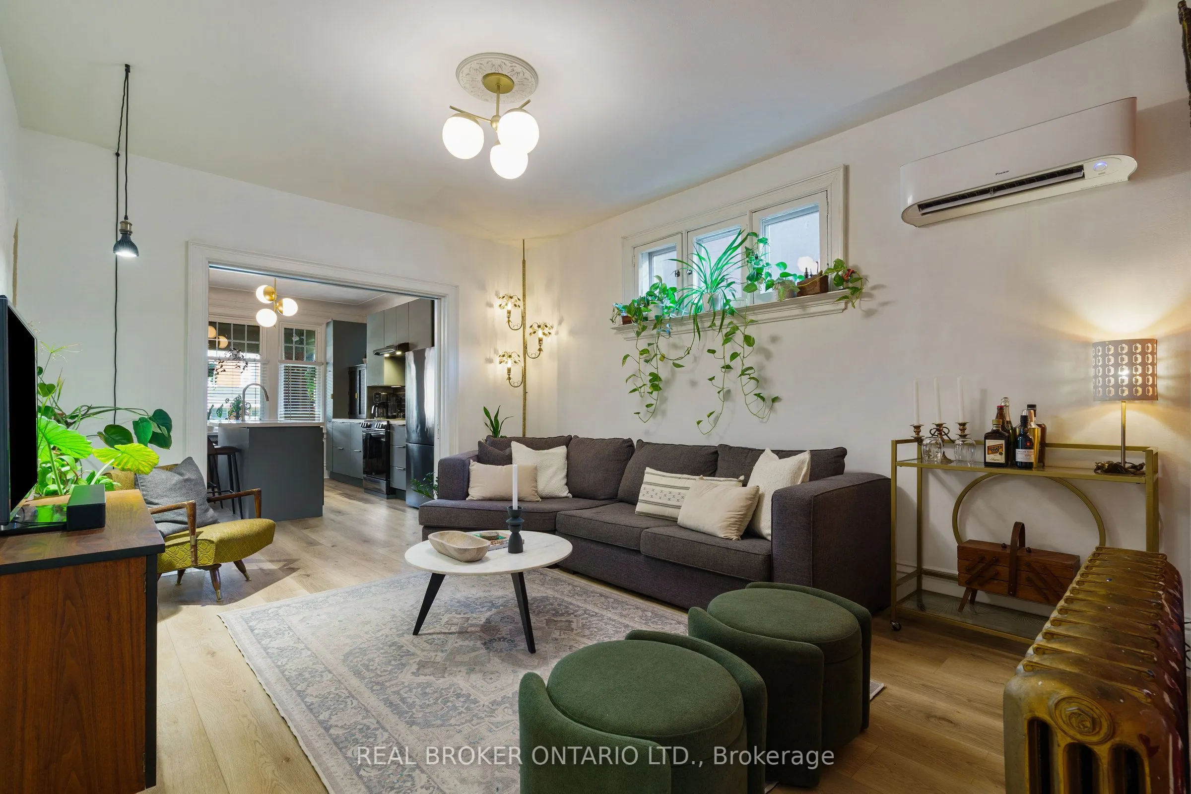 202 Prospect Street S
