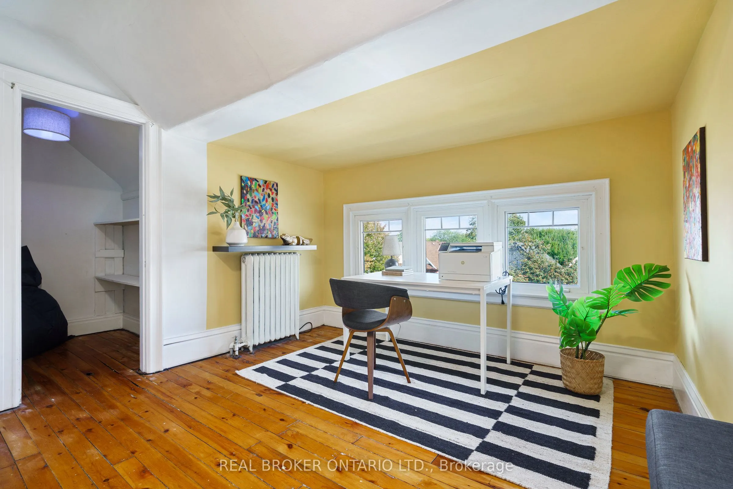 202 Prospect Street S