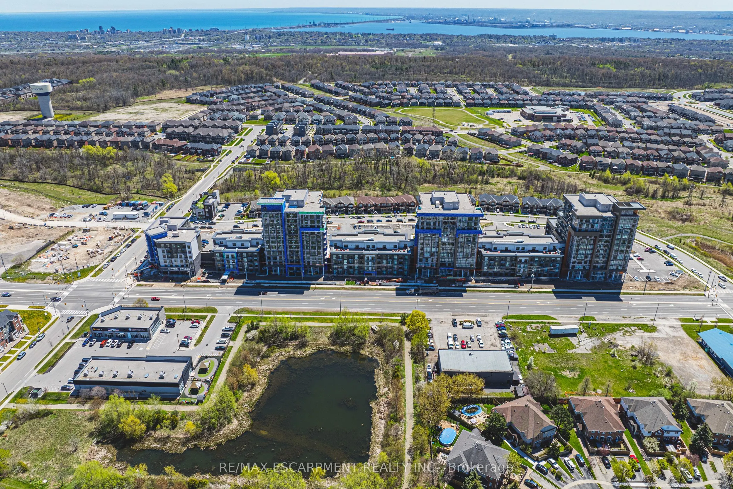 460 Dundas Street E, #327