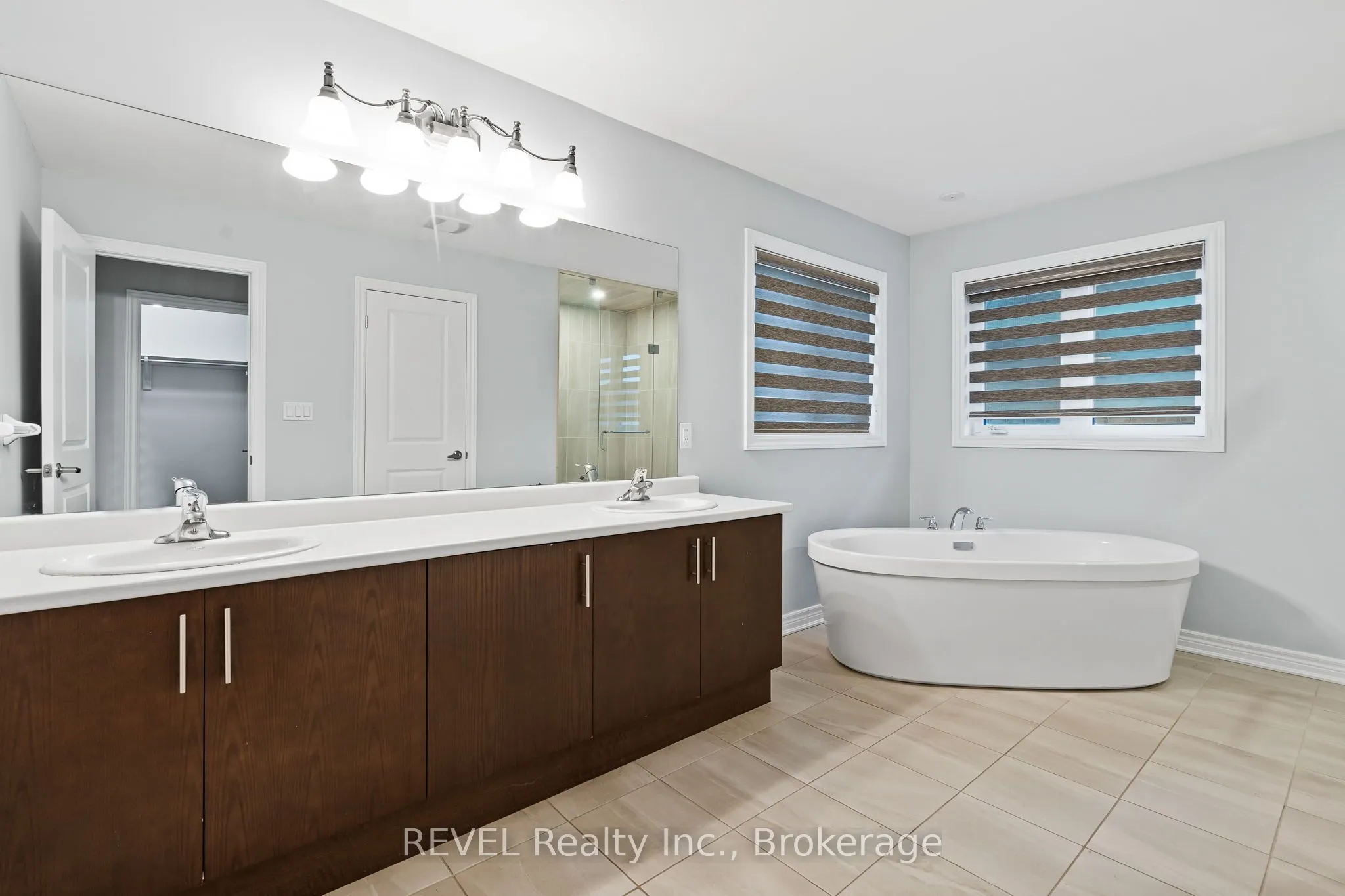 32 Sparkle Drive