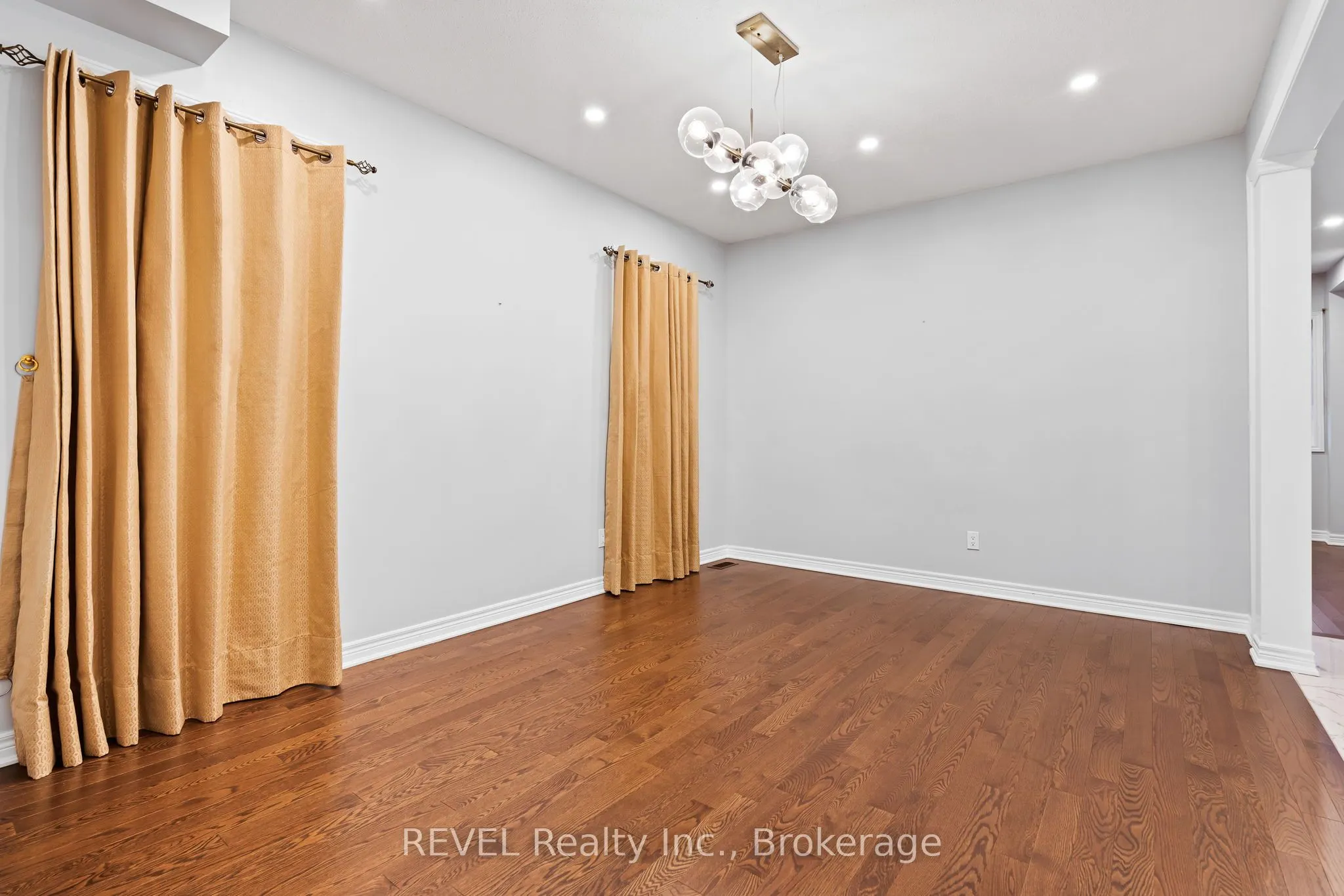 32 Sparkle Drive
