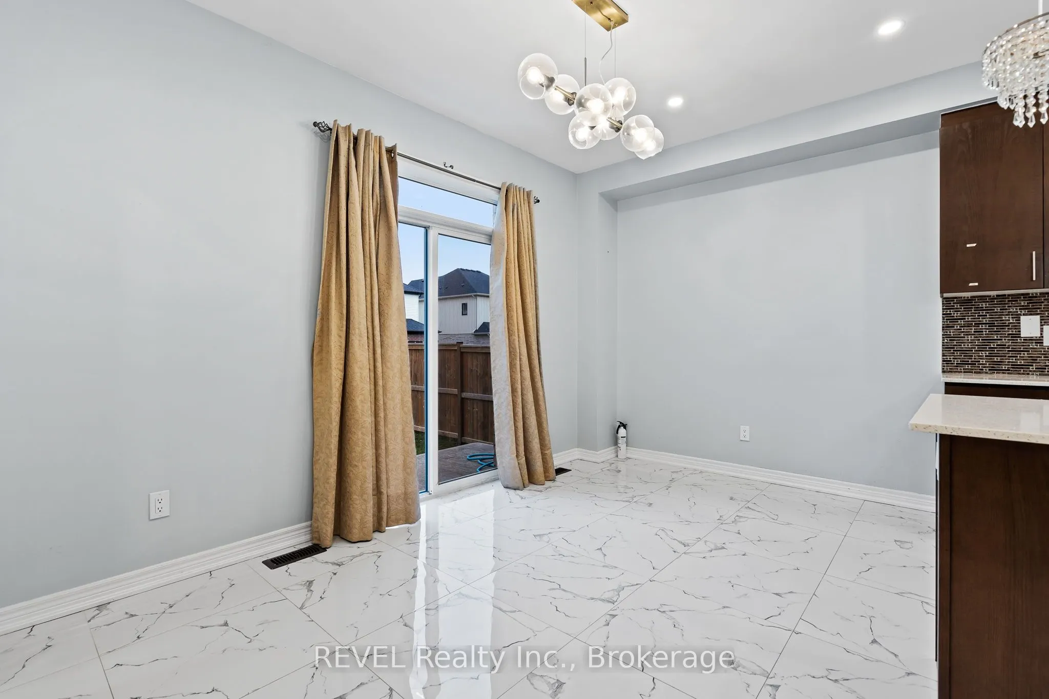 32 Sparkle Drive