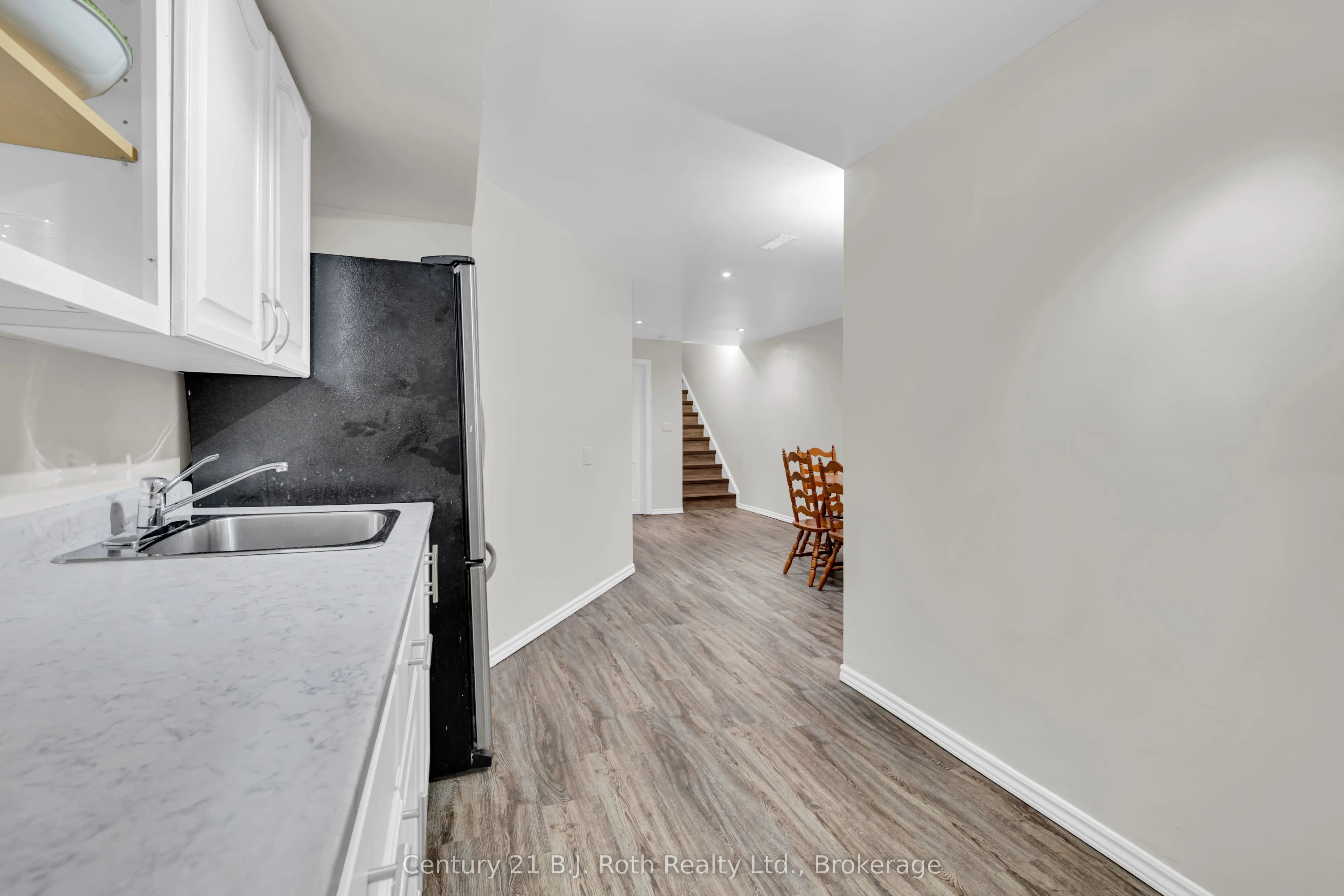 1185 Grand Marais Road W, #9
