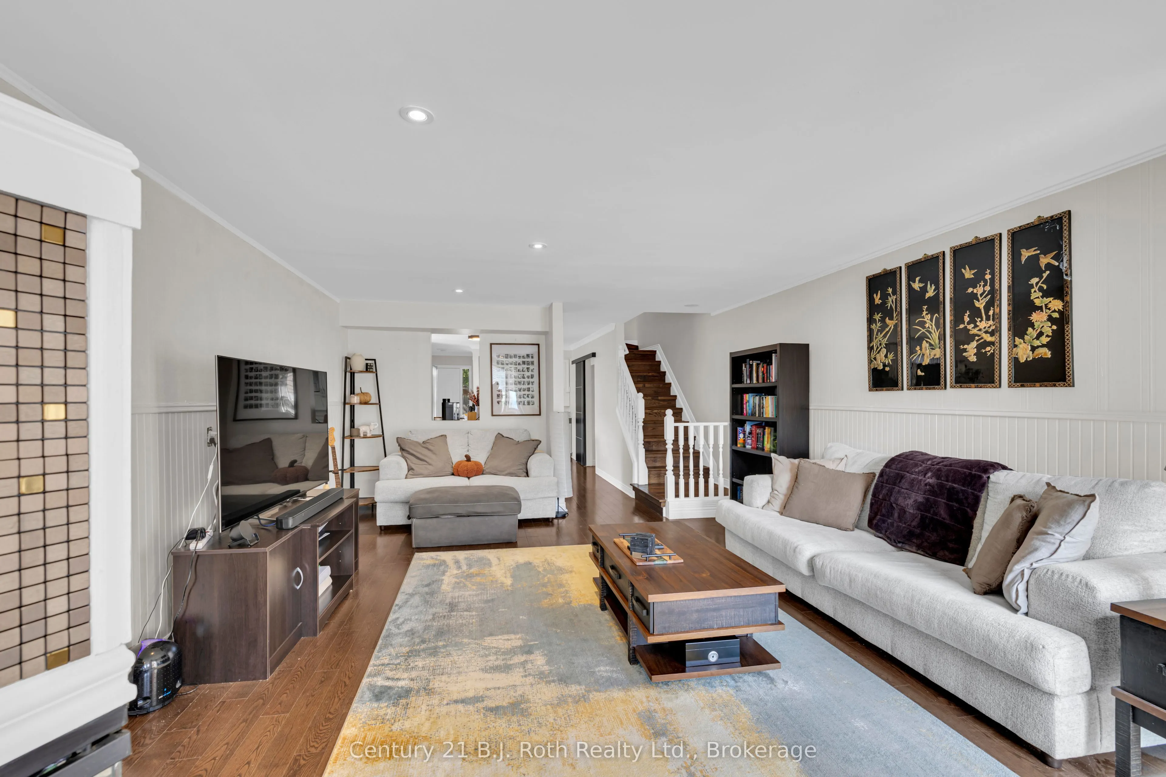 1185 Grand Marais Road W, #9