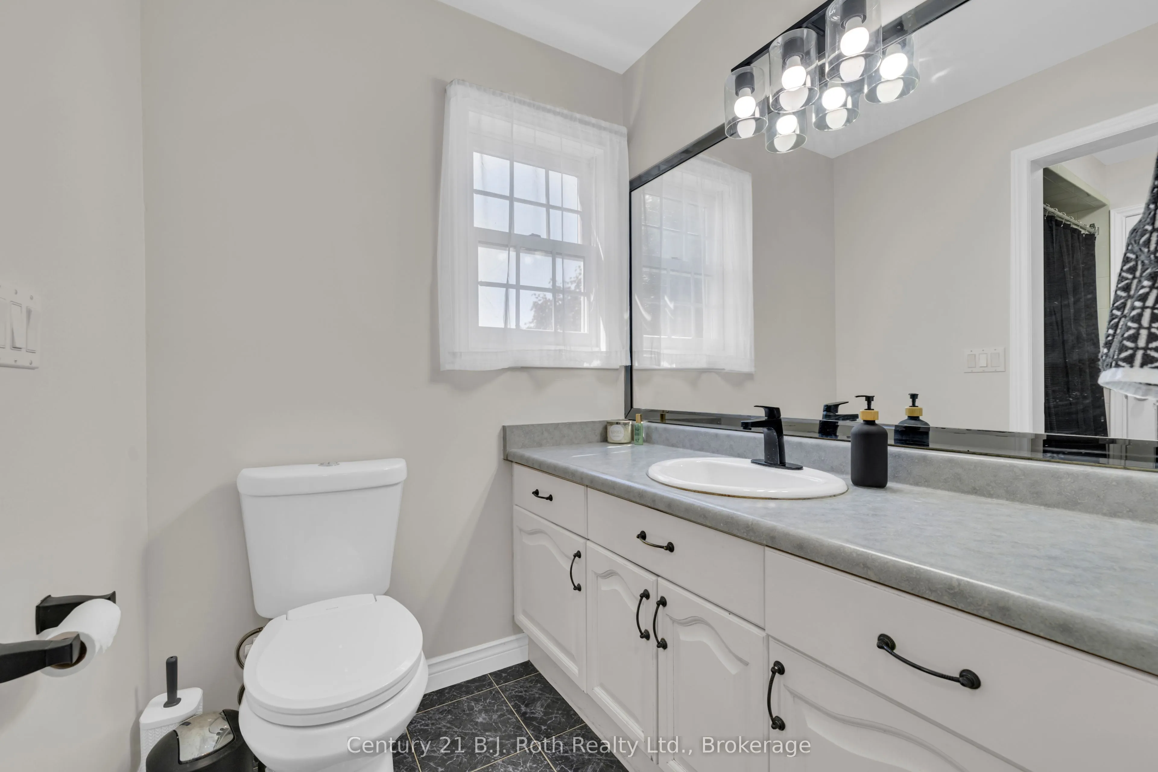 1185 Grand Marais Road W, #9