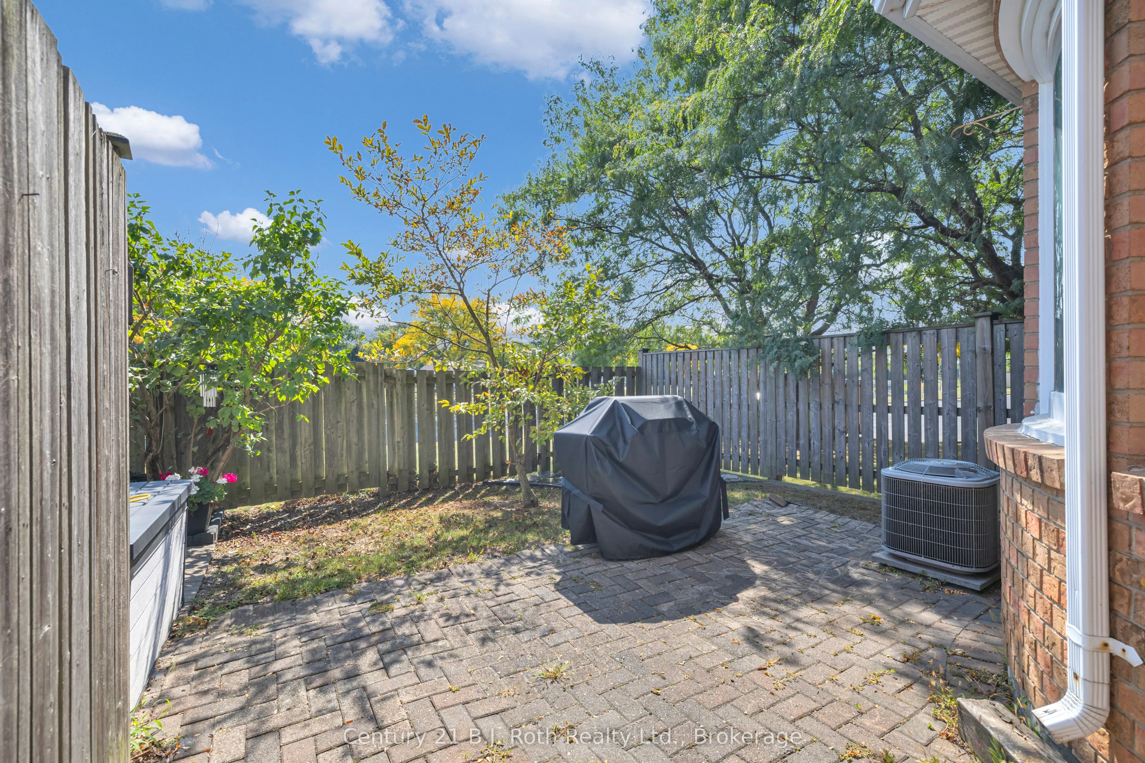 1185 Grand Marais Road W, #9