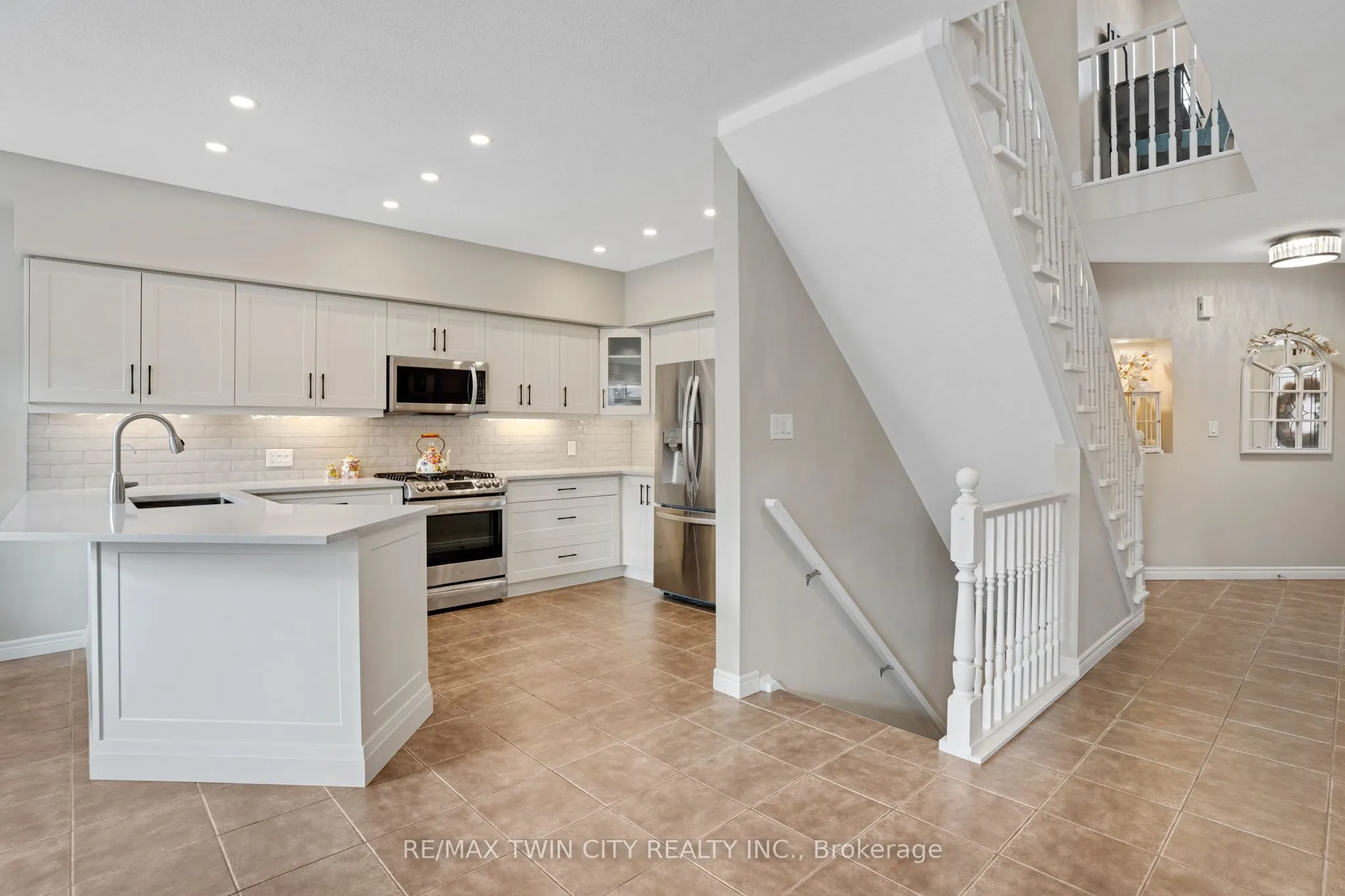 40 LEMONWOOD Place