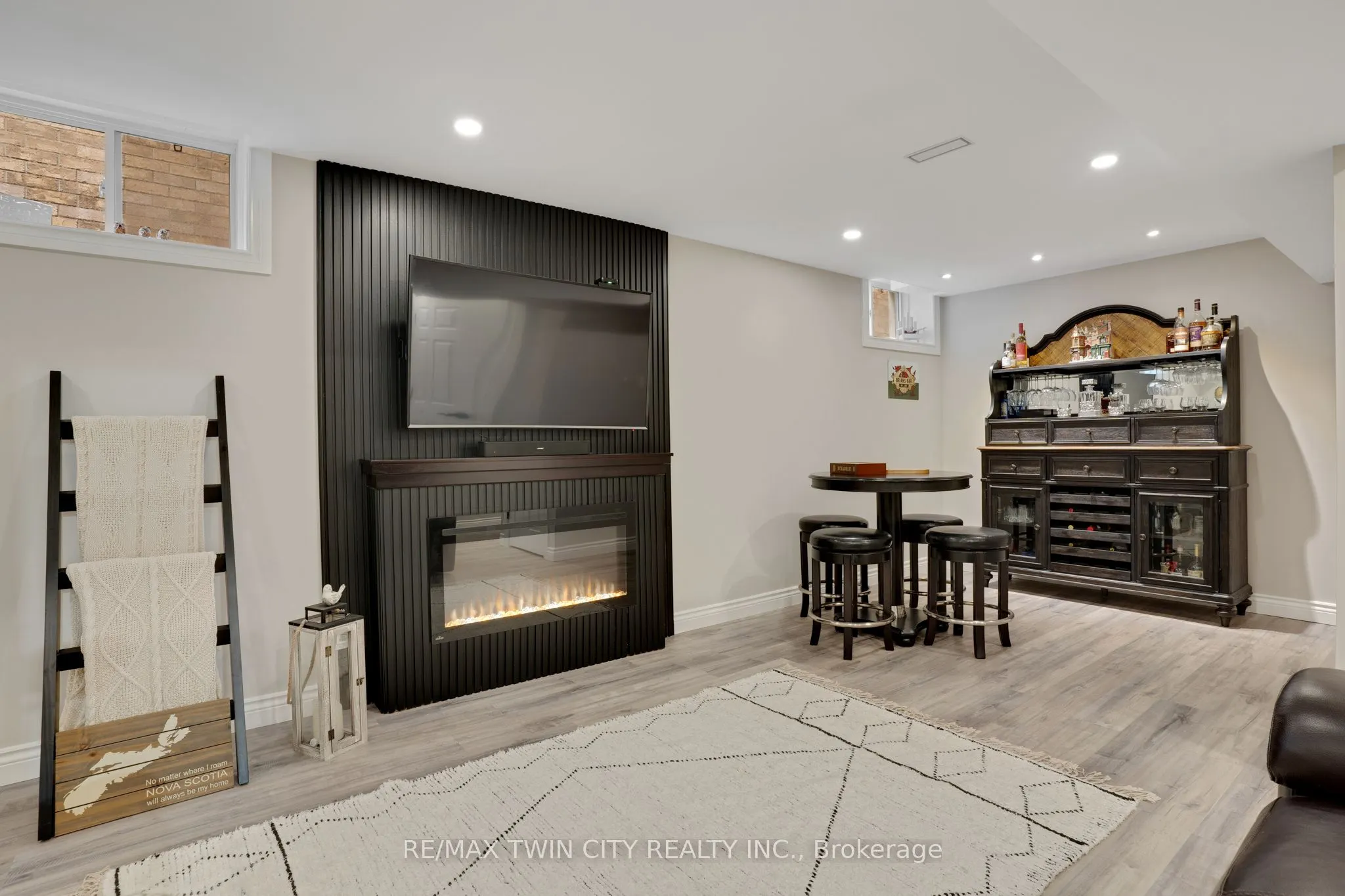 40 LEMONWOOD Place