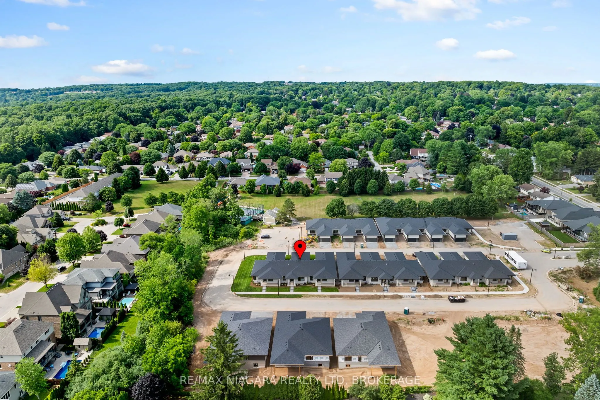 16 ACCURSI Crescent