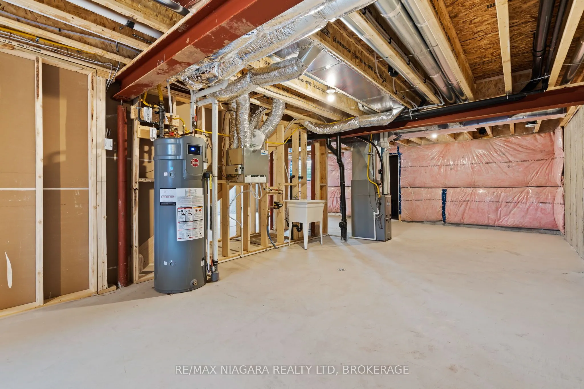 16 ACCURSI Crescent