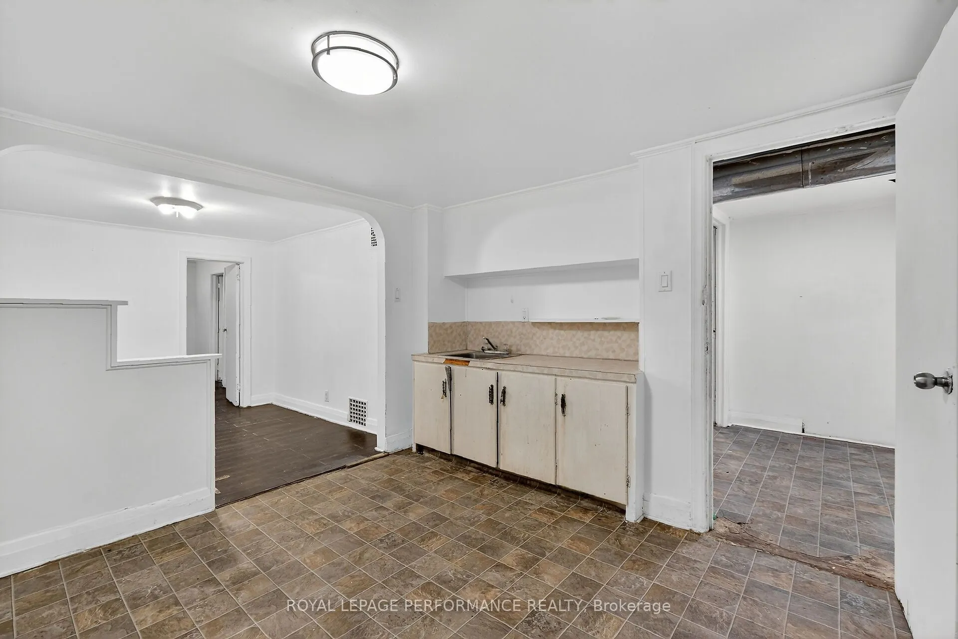 261 Montfort Street