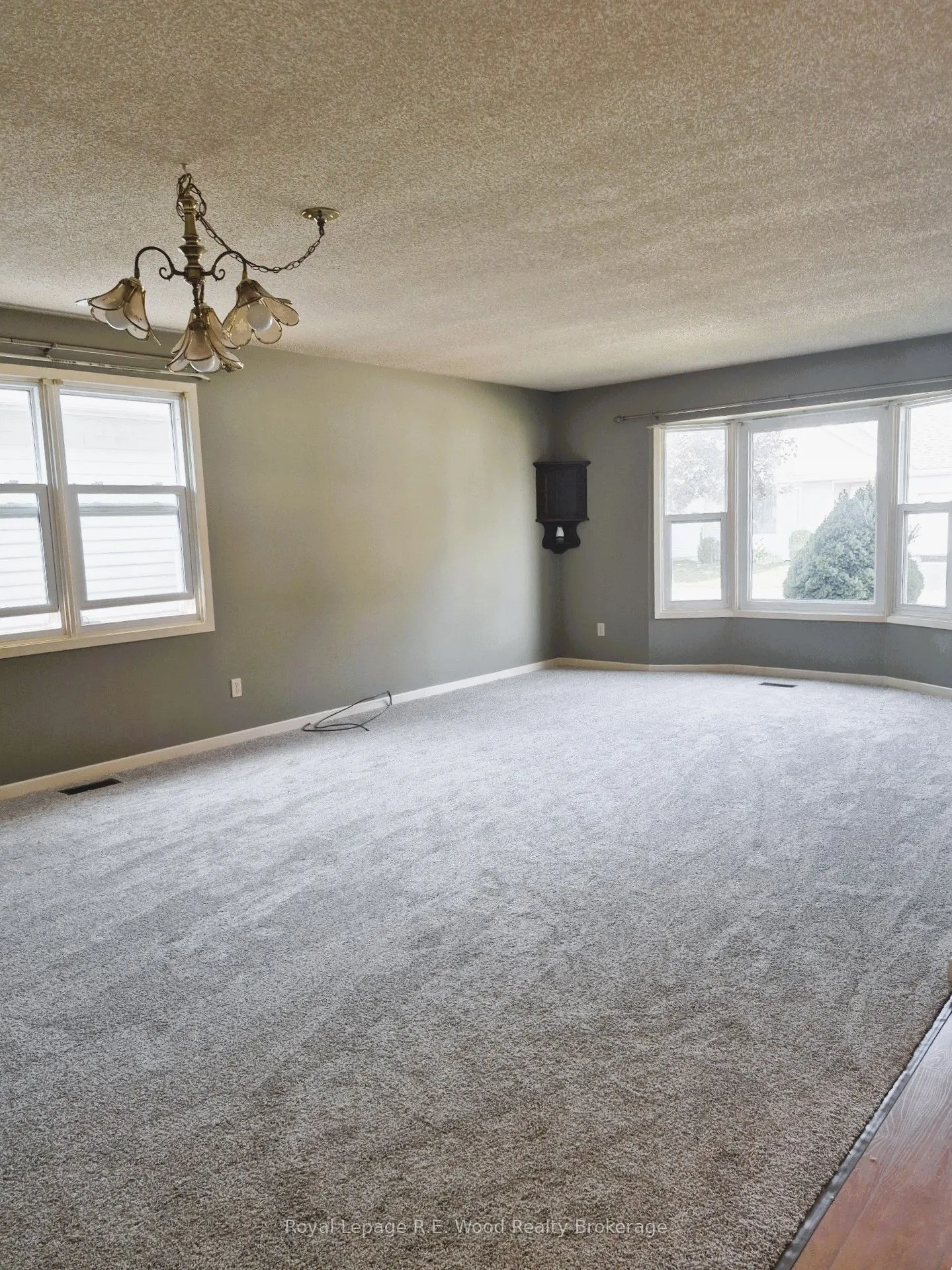 58 Hawkins Crescent