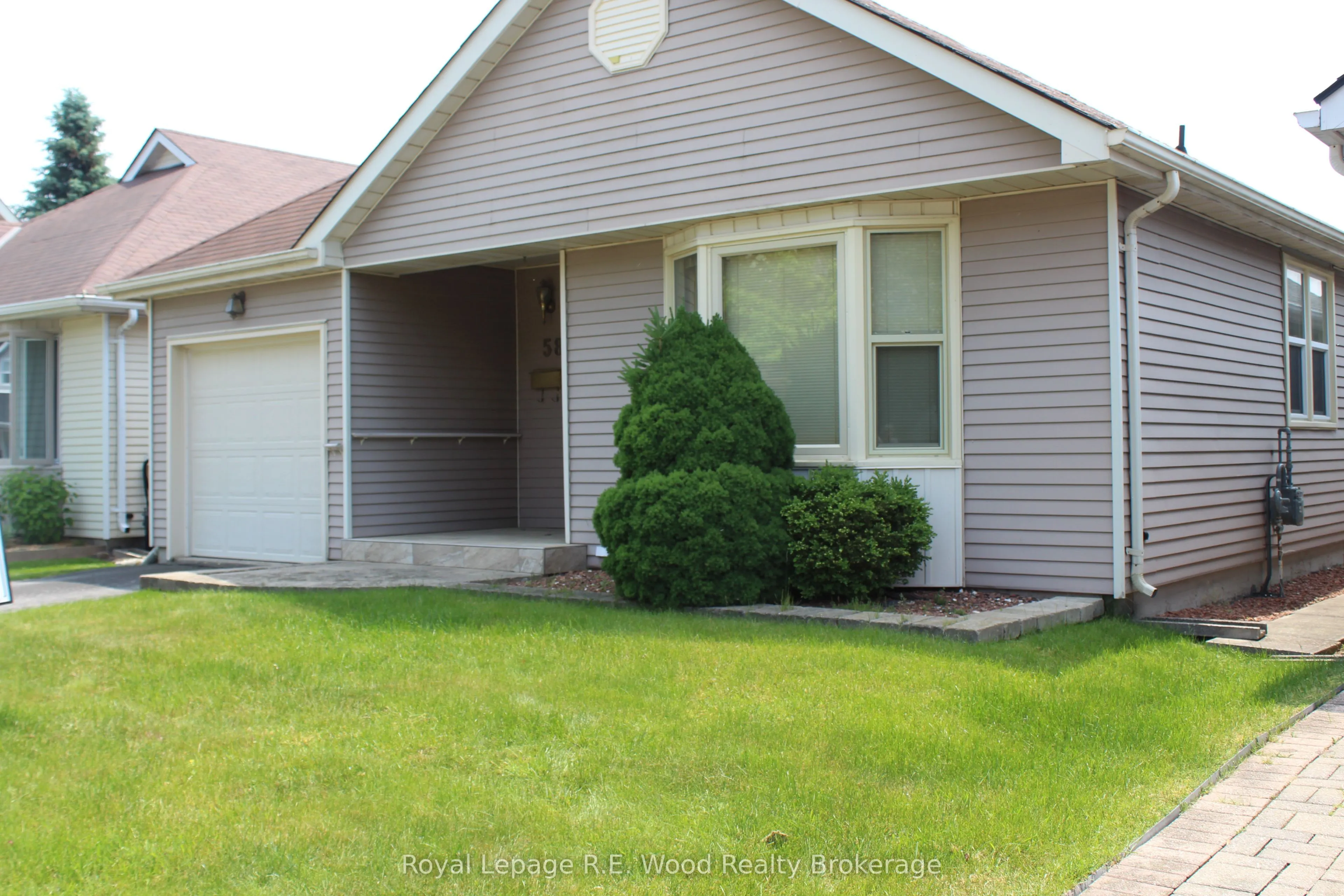 58 Hawkins Crescent