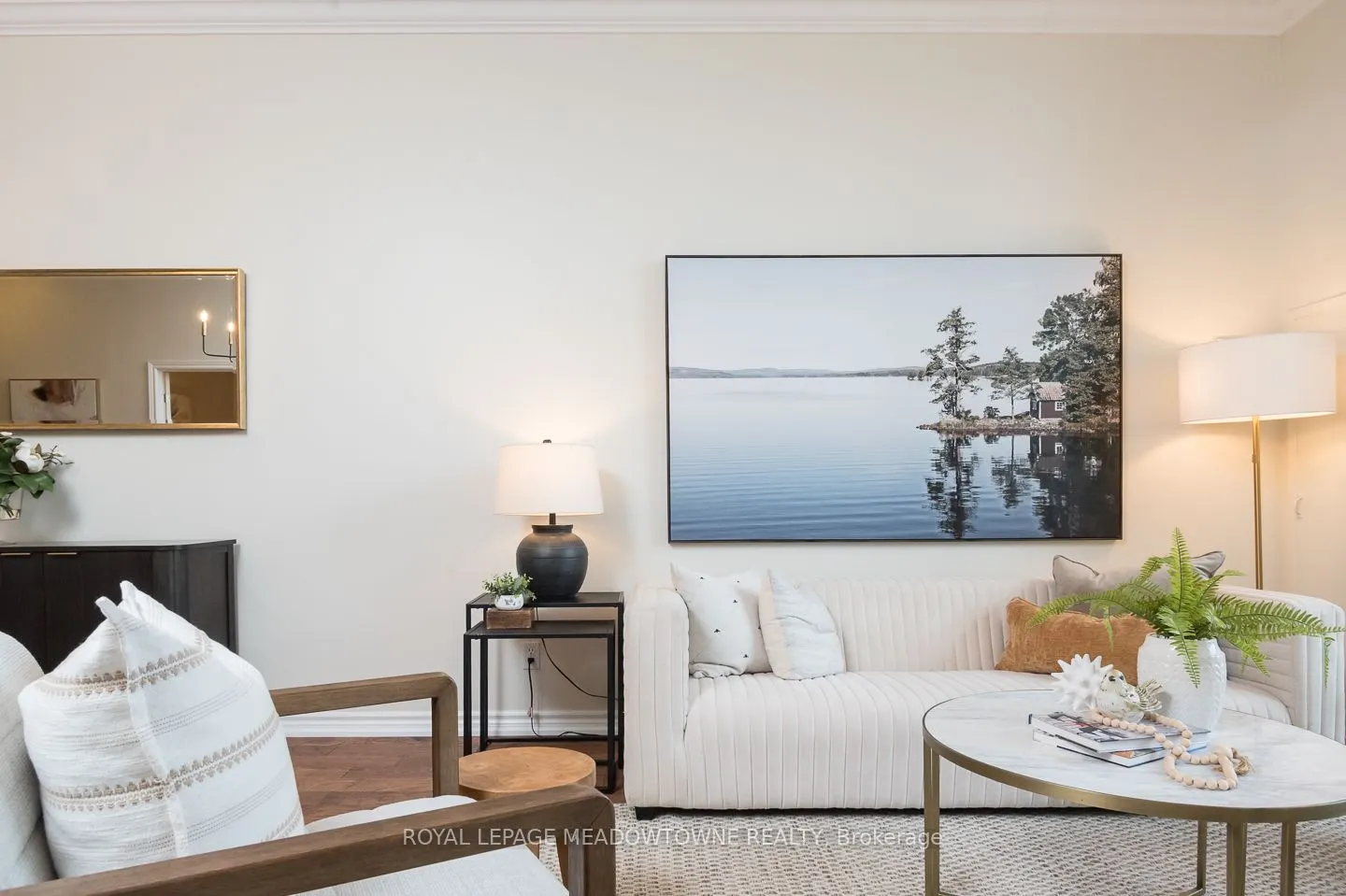 262 Dundas Street E, #318