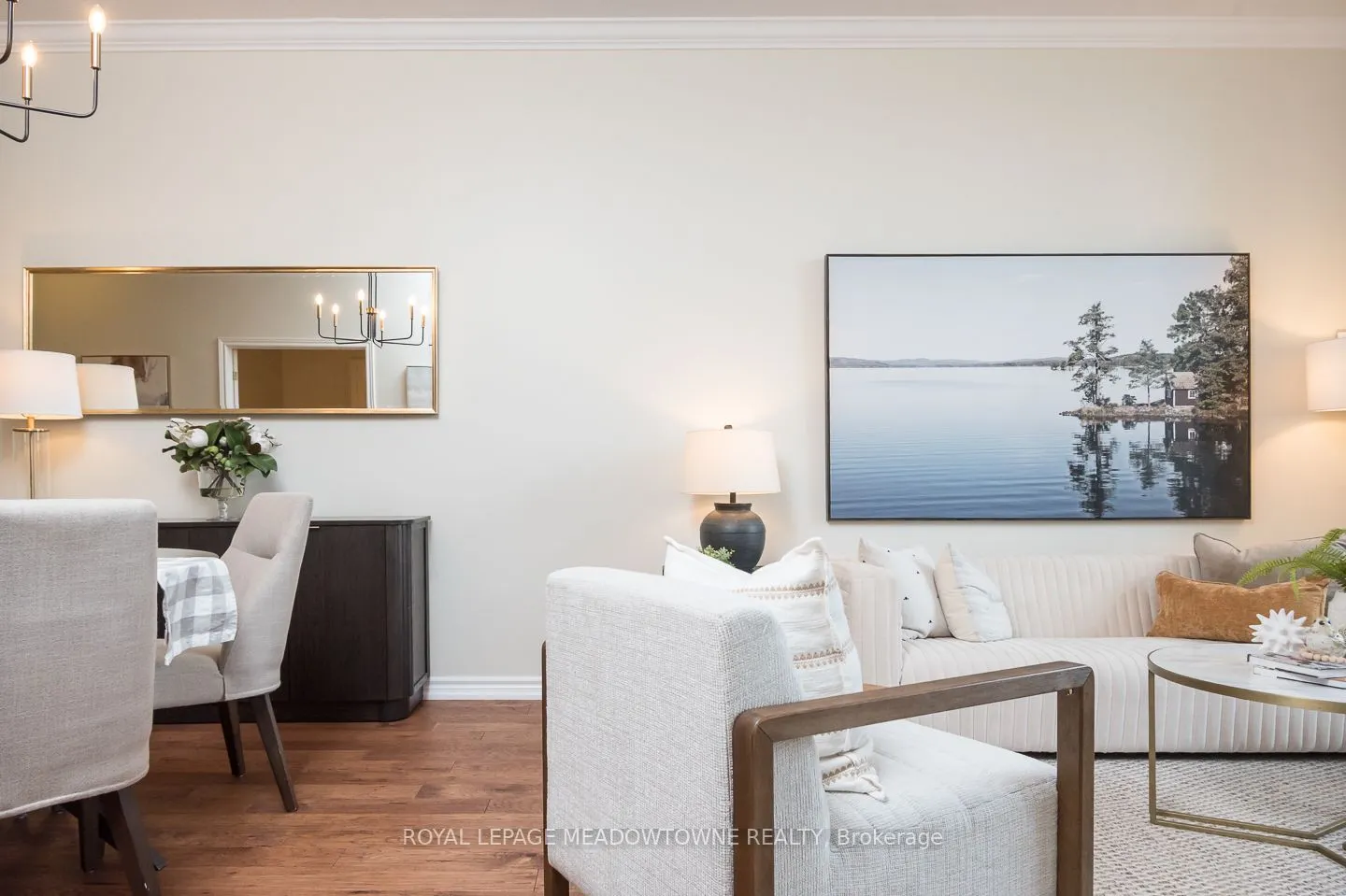 262 Dundas Street E, #318