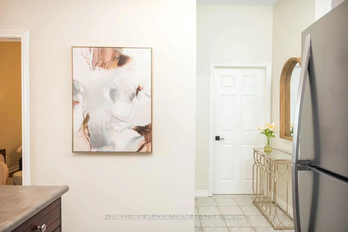 262 Dundas Street E, #318