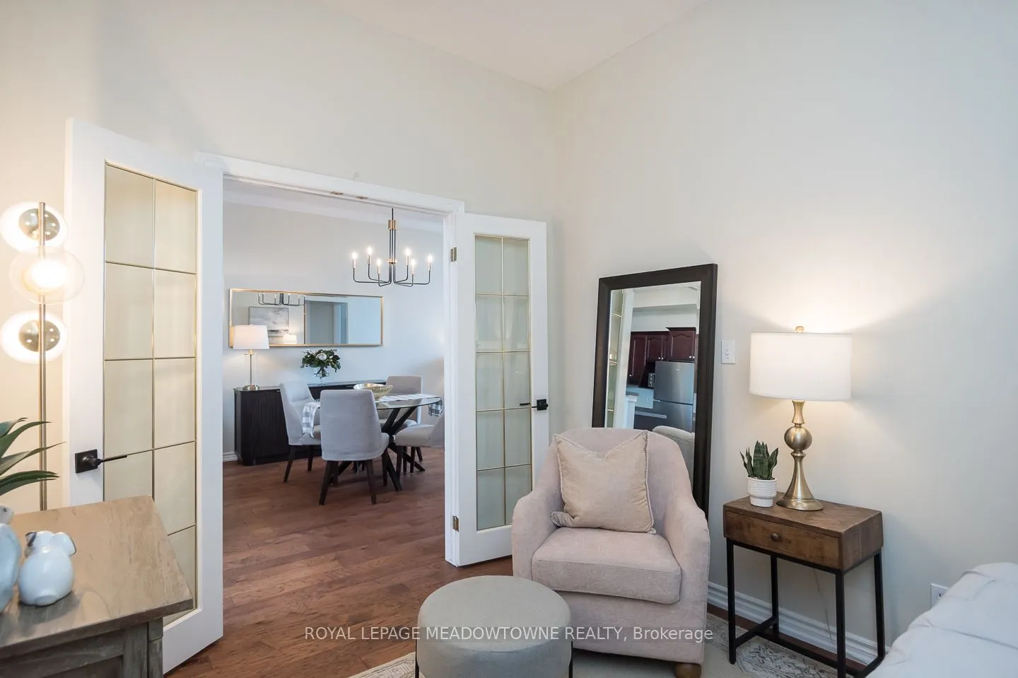 262 Dundas Street E, #318