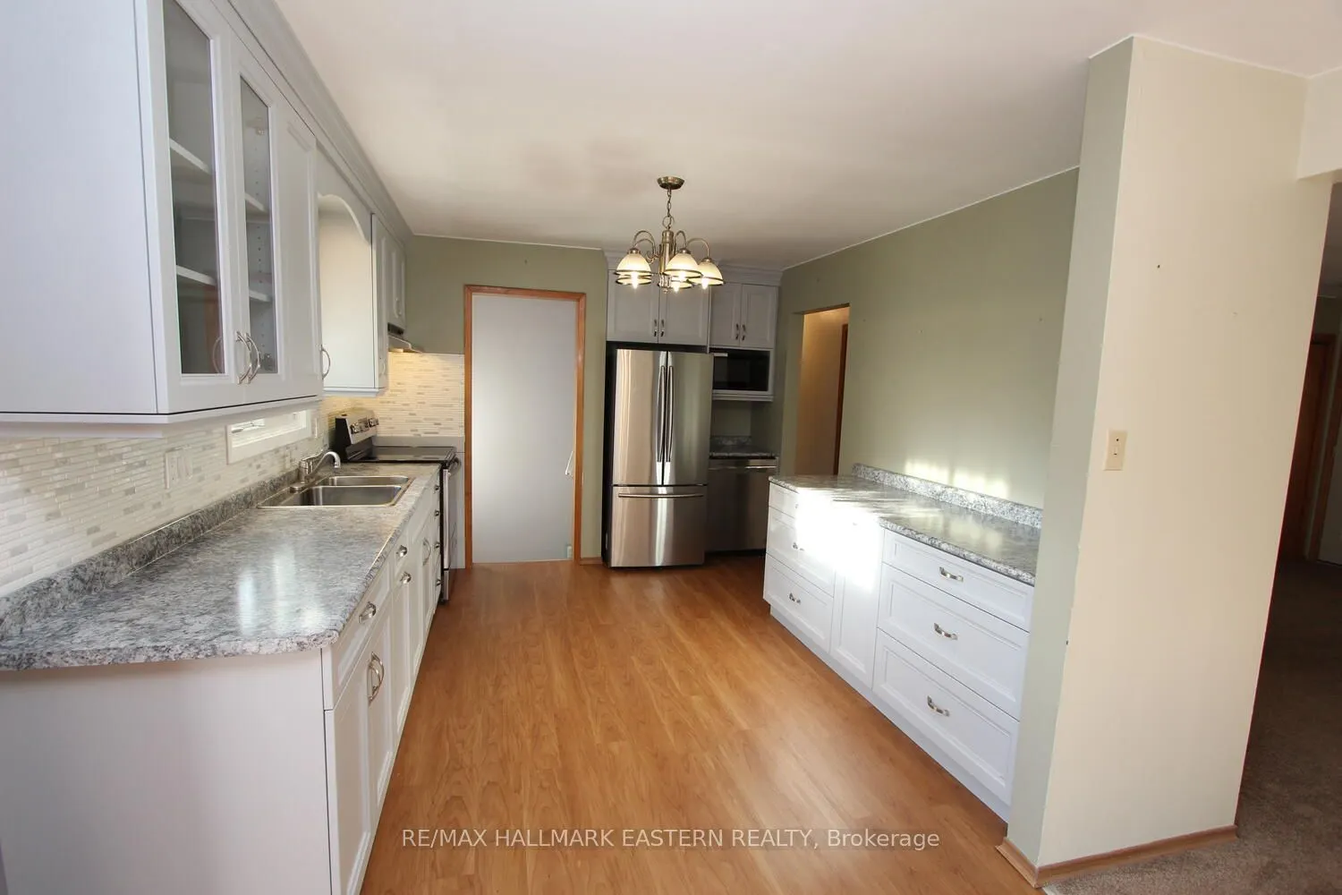 1092 Mid Belmont 7th Line