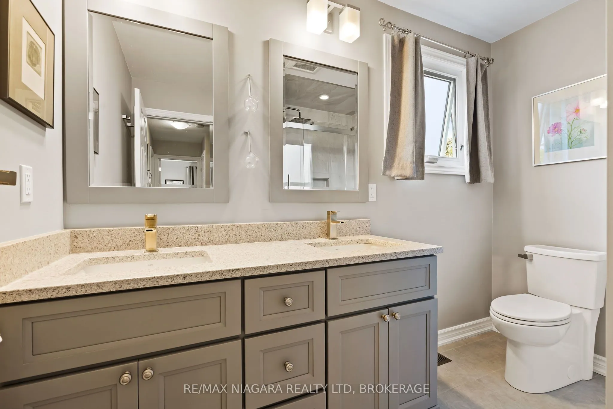 2 Bayridge Cove