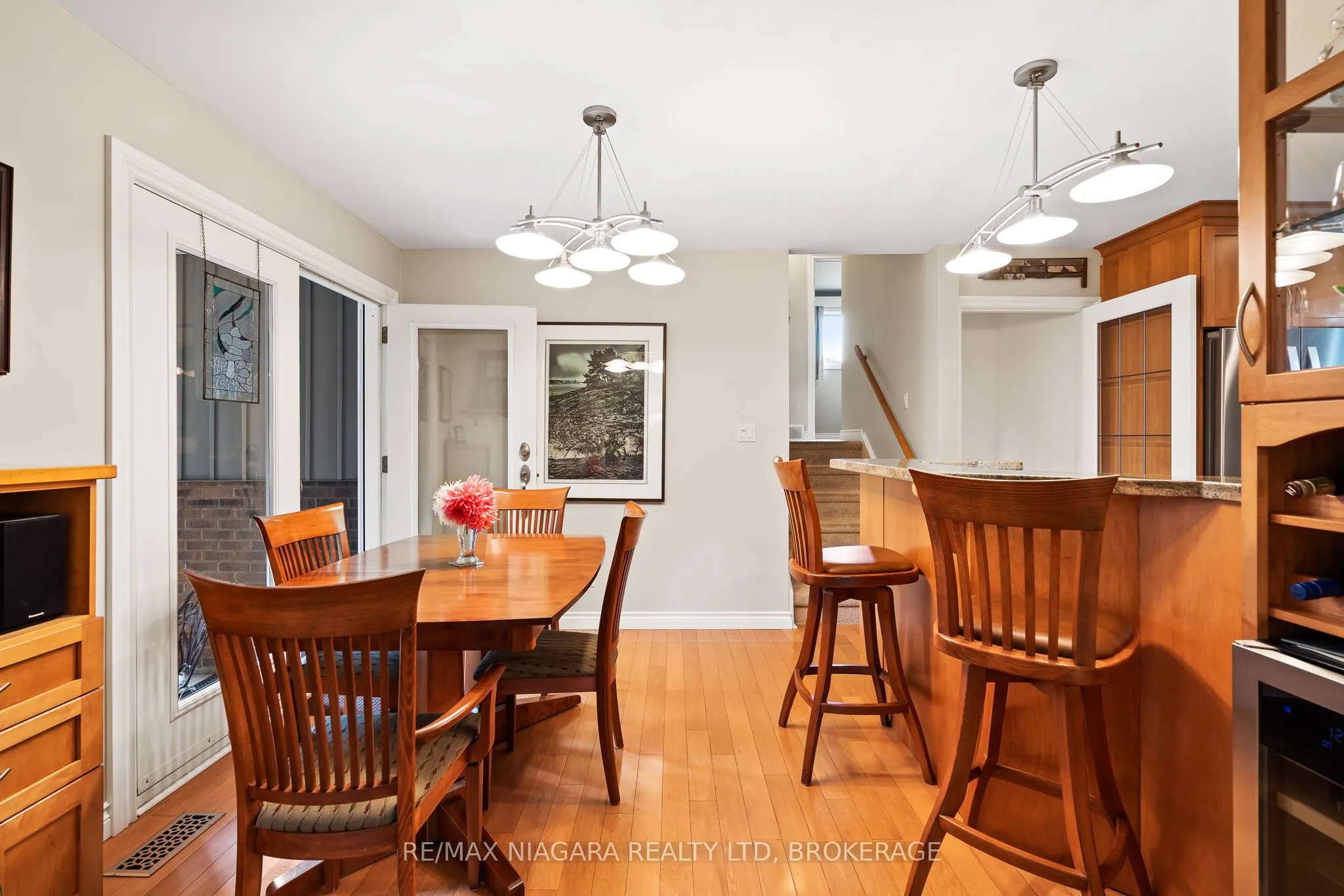 2 Bayridge Cove