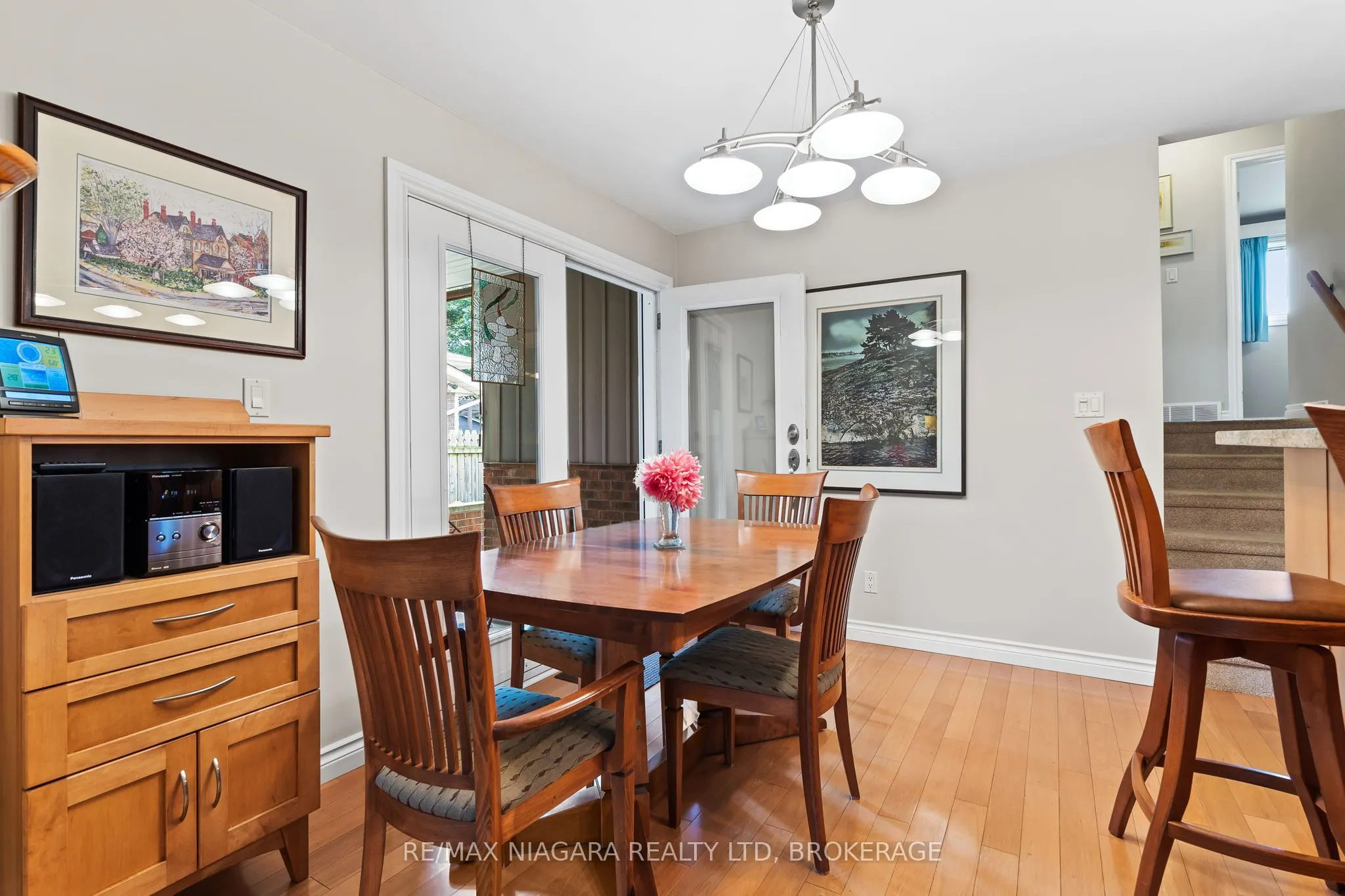 2 Bayridge Cove
