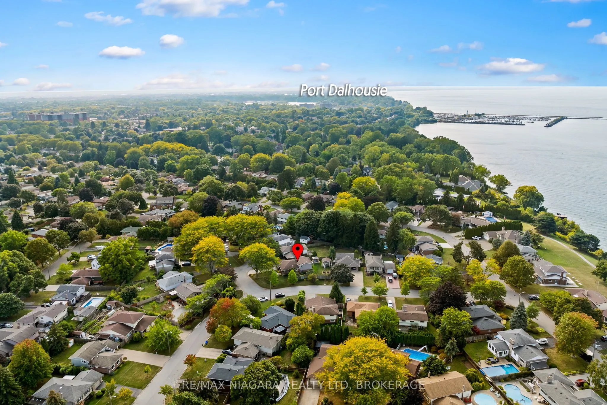 2 Bayridge Cove