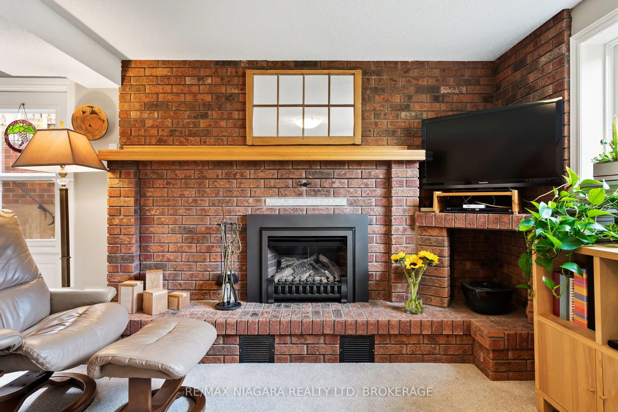 2 Bayridge Cove