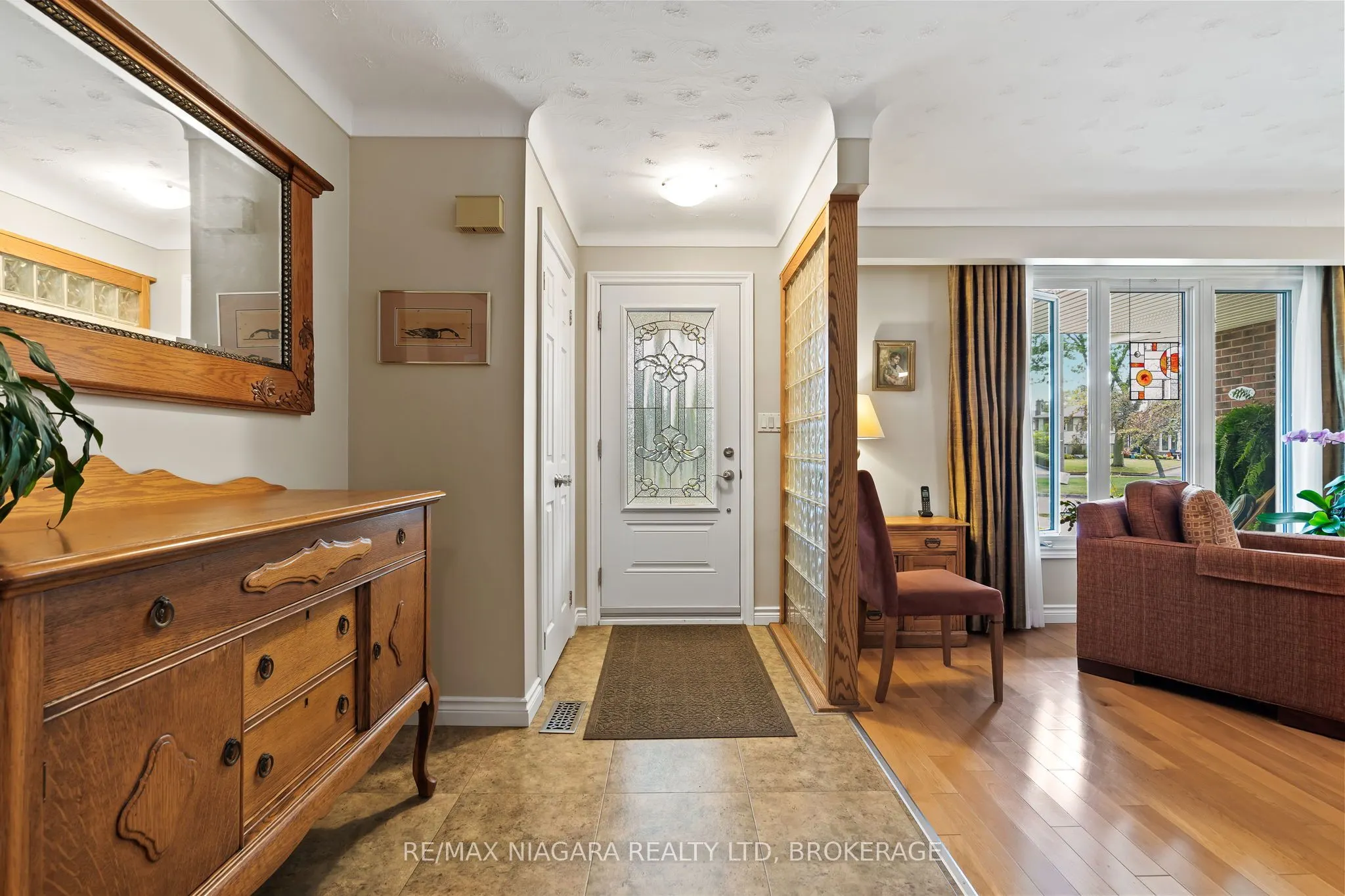 2 Bayridge Cove