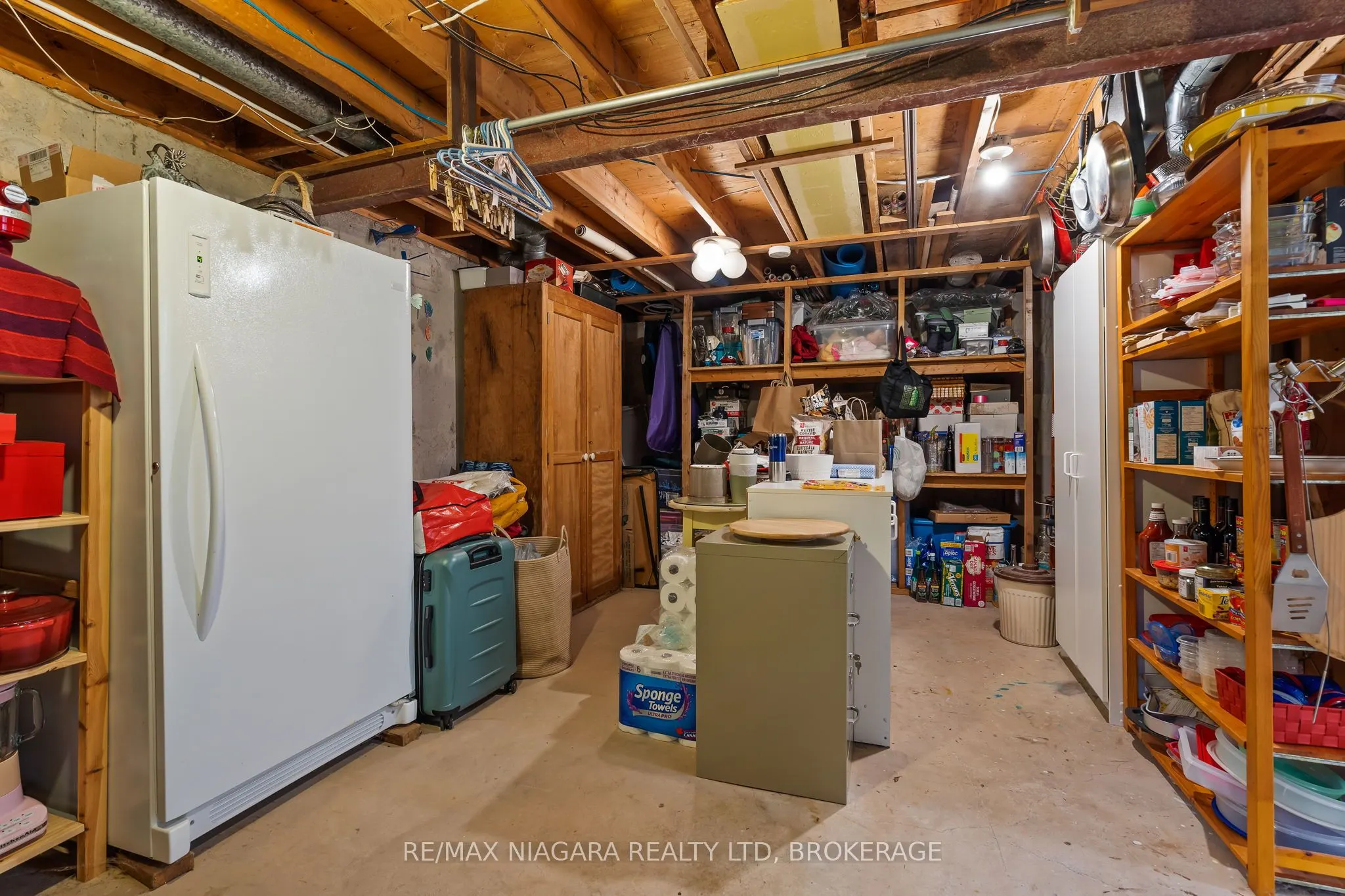 2 Bayridge Cove