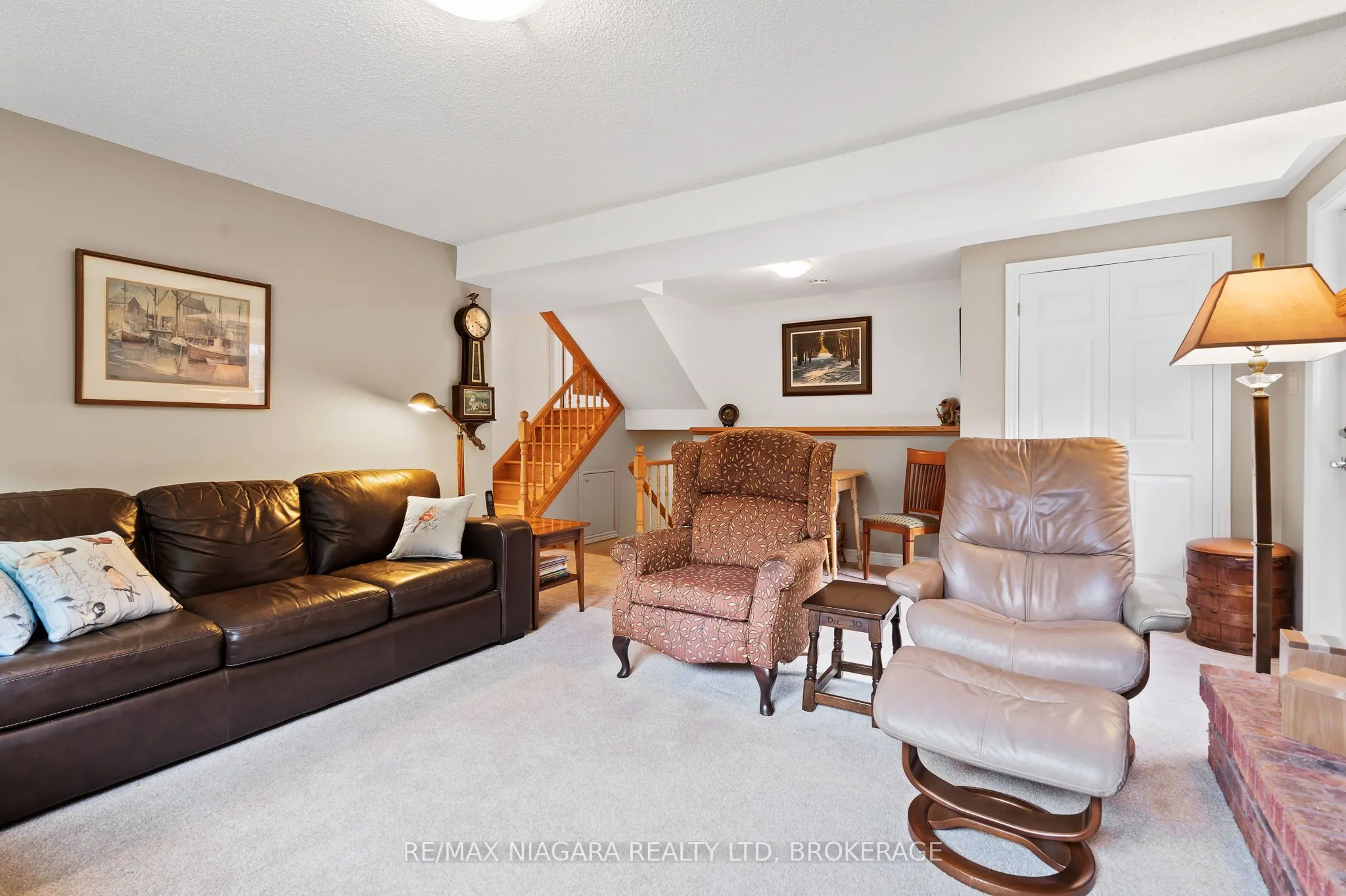 2 Bayridge Cove