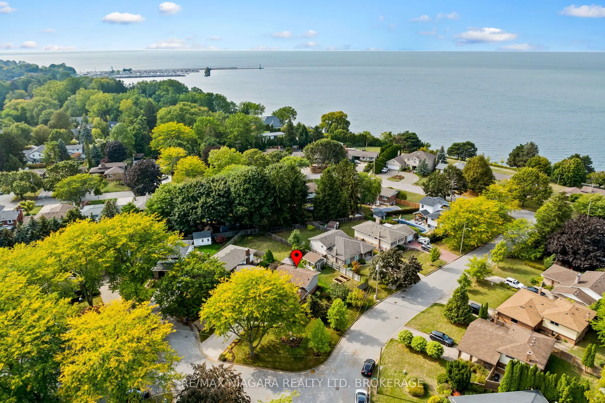 2 Bayridge Cove