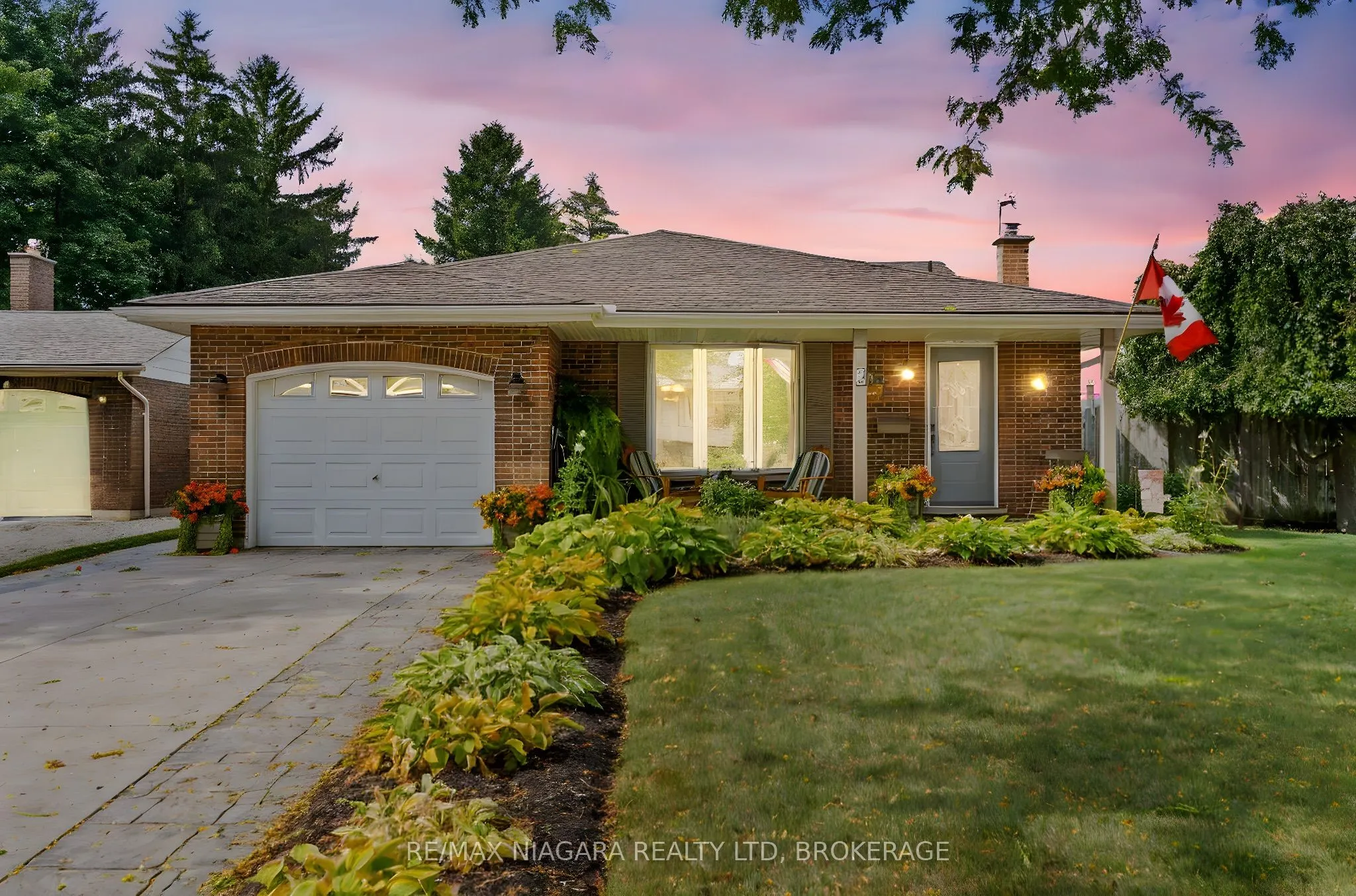 2 Bayridge Cove