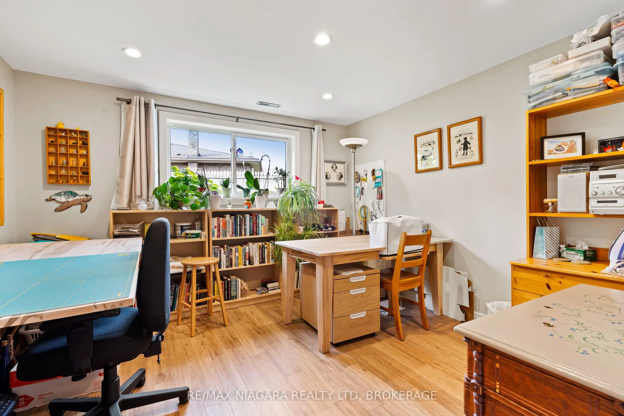 2 Bayridge Cove