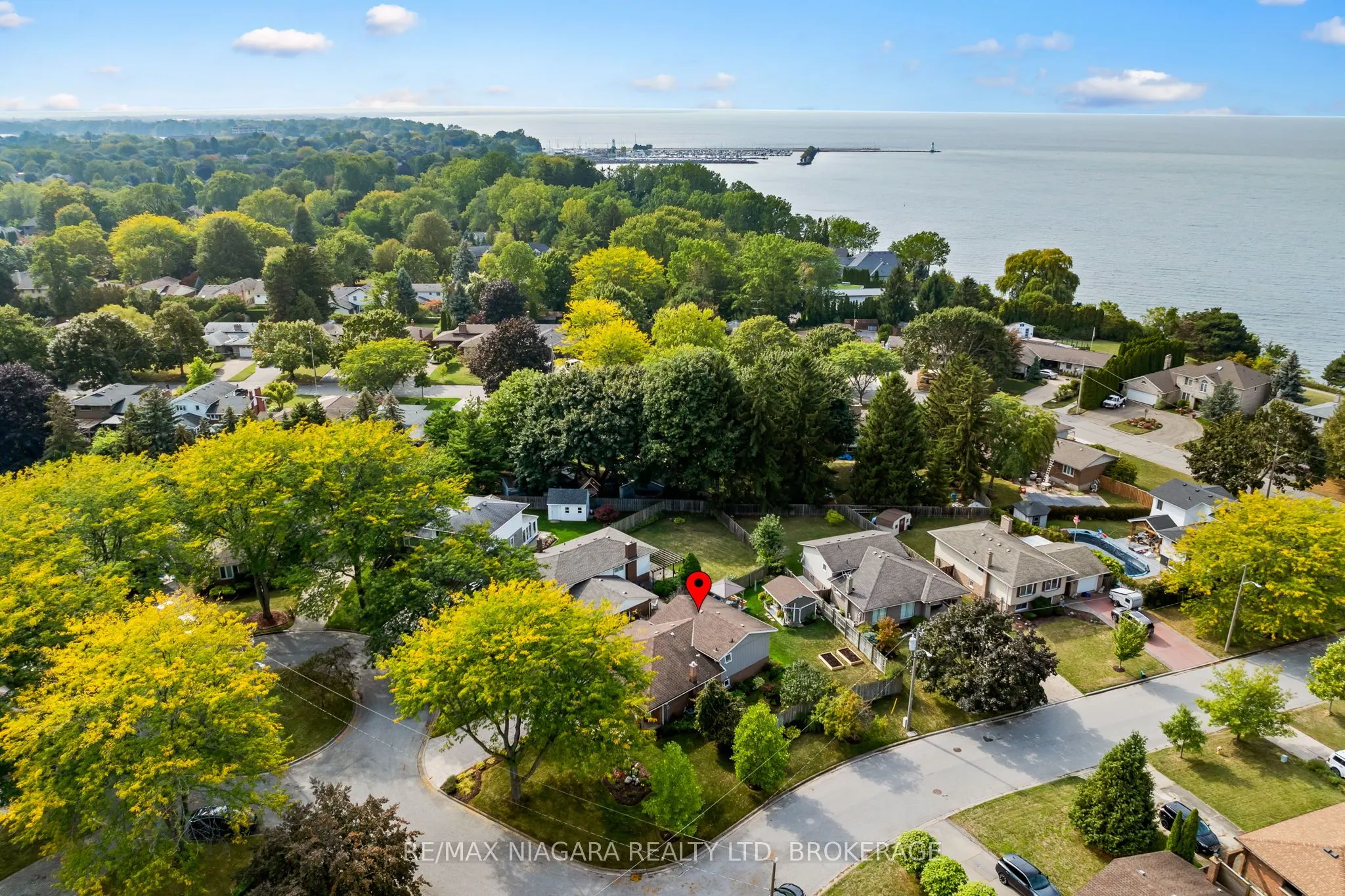 2 Bayridge Cove