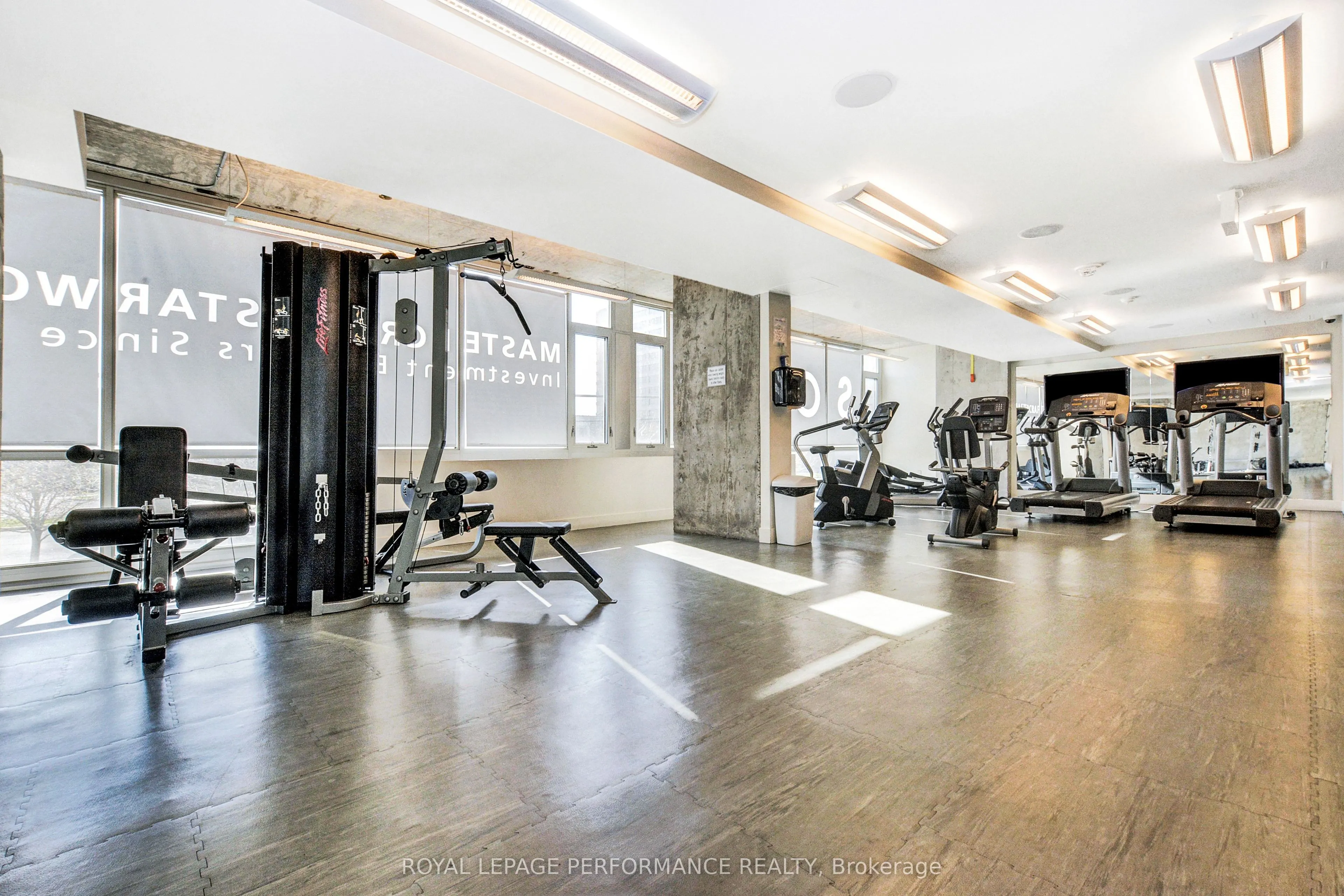 201 Parkdale Avenue, #907