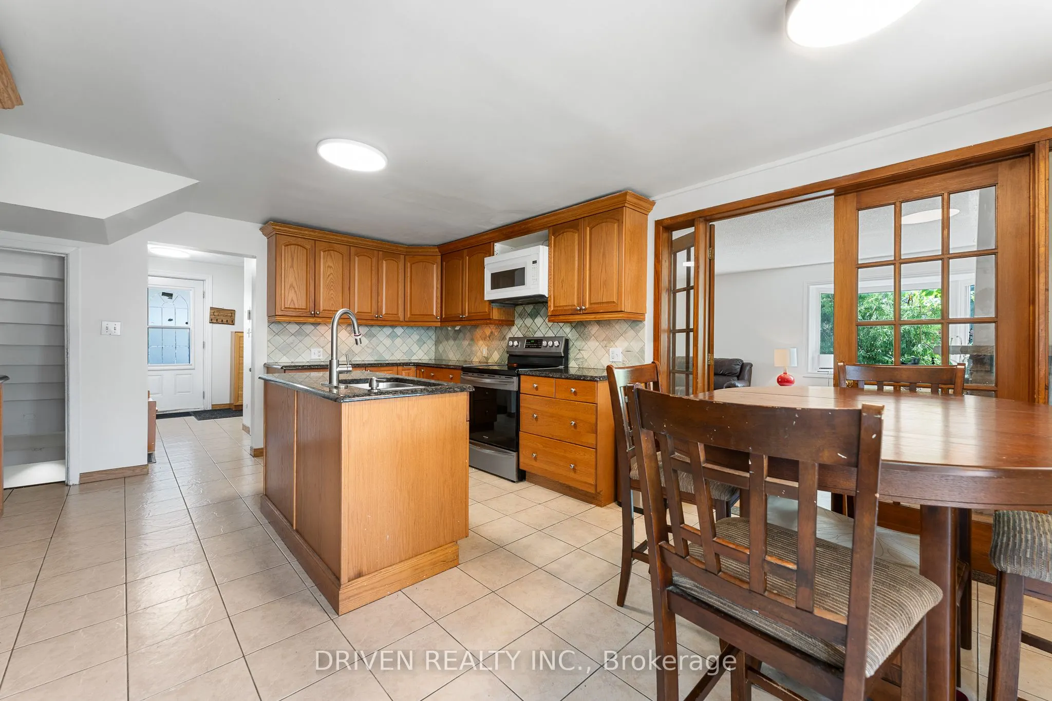 876 Pinecrest Road