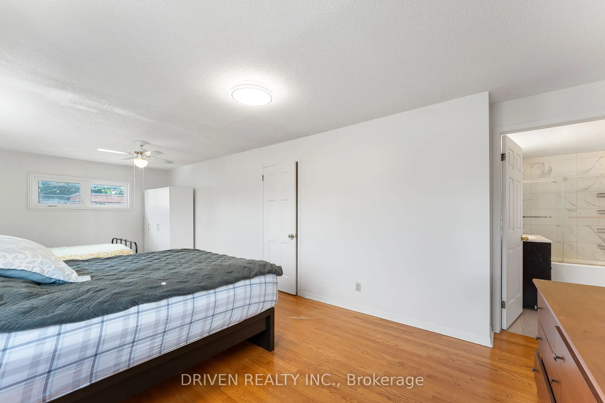 876 Pinecrest Road