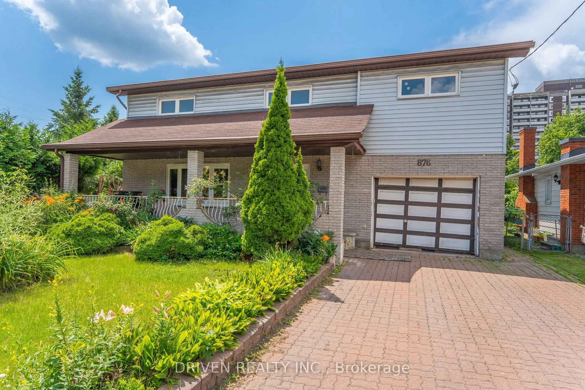 876 Pinecrest Road
