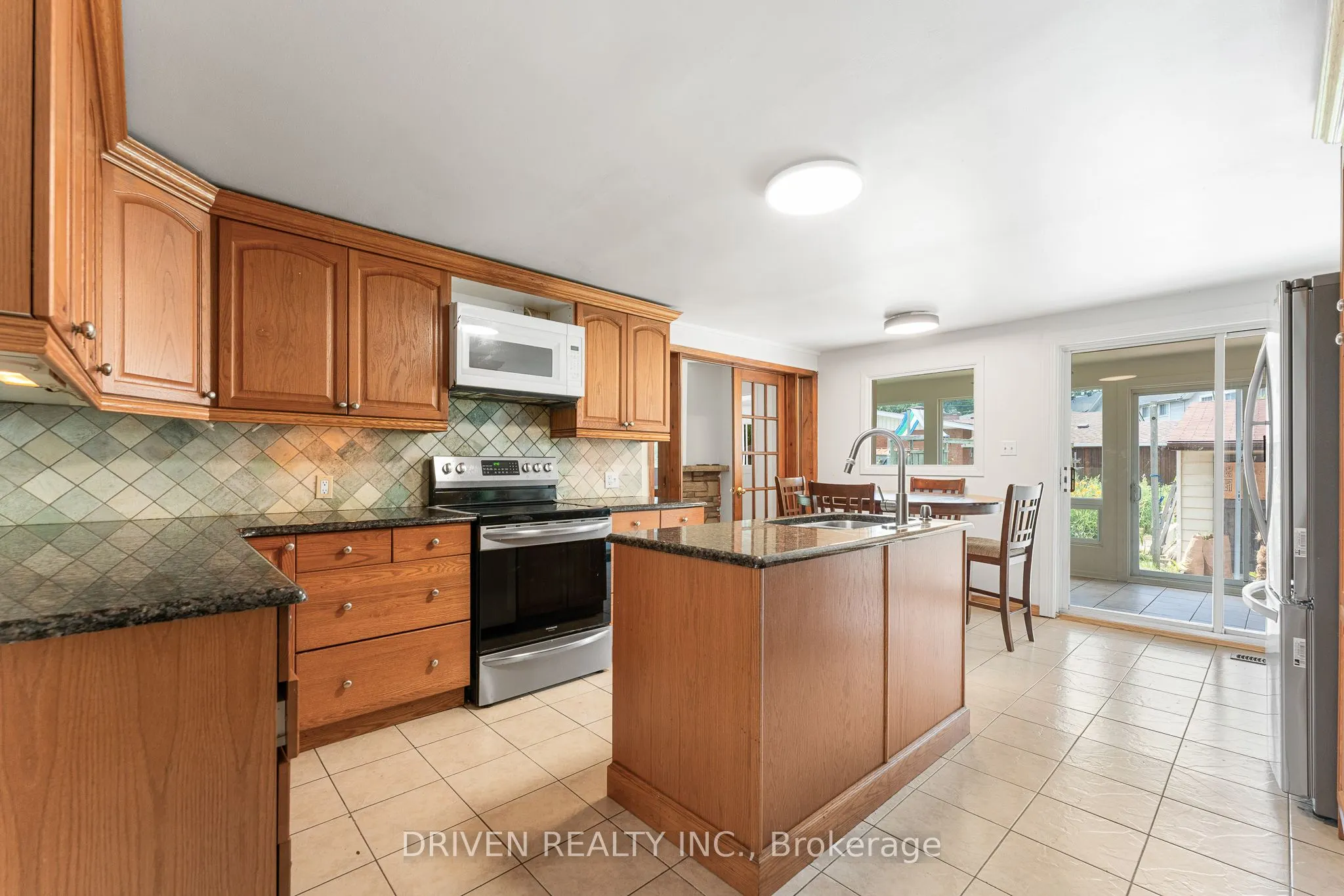 876 Pinecrest Road