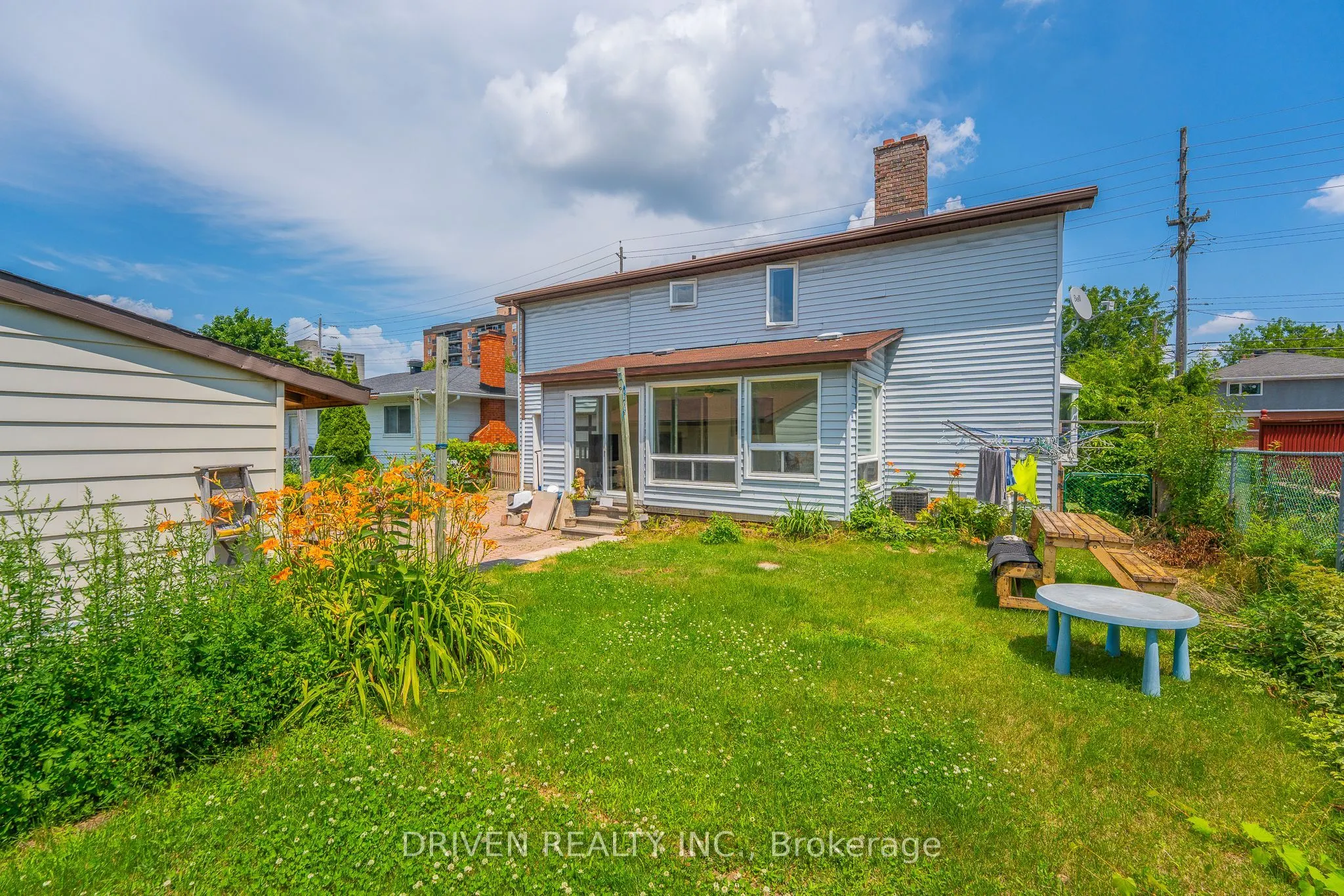 876 Pinecrest Road